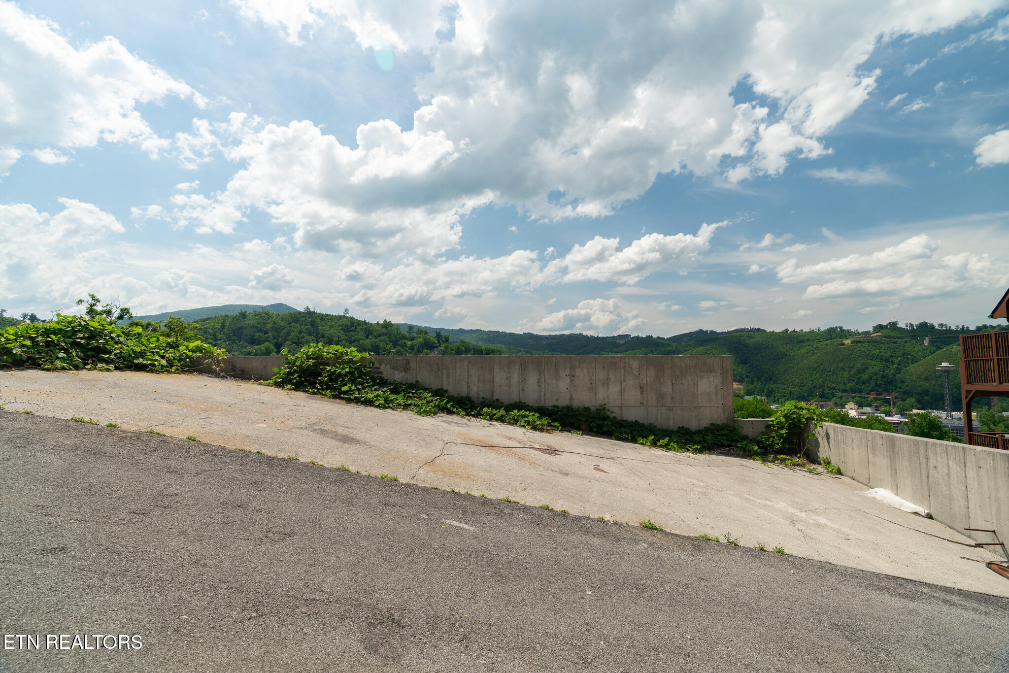 744 Widows Knob Road Gatlinburg TN 37738