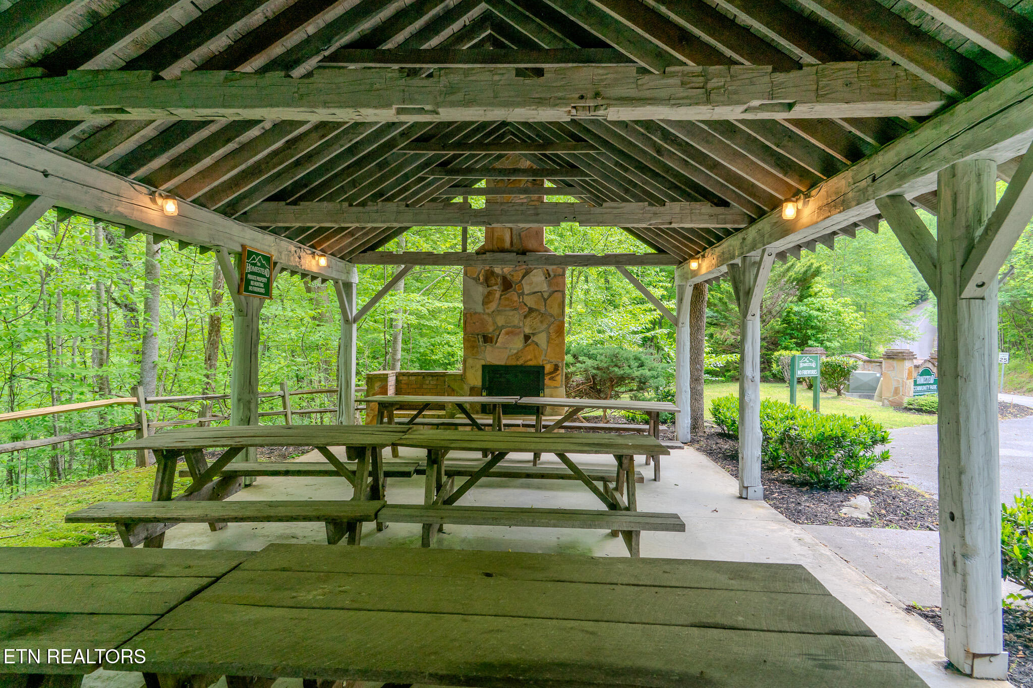 Long Rifle Road Sevierville TN 37862