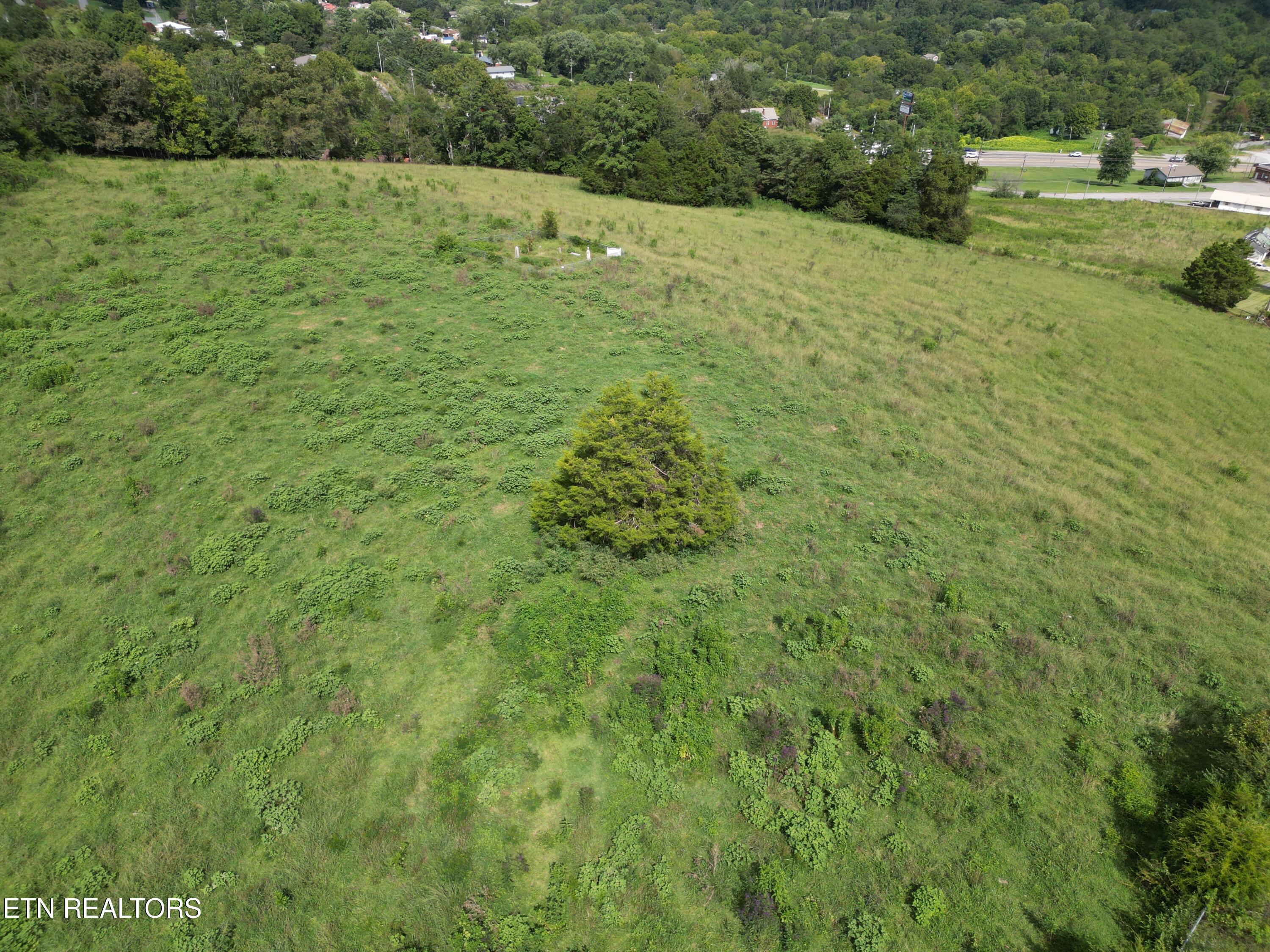 1820 Old Knoxville Road Tazewell TN 37879