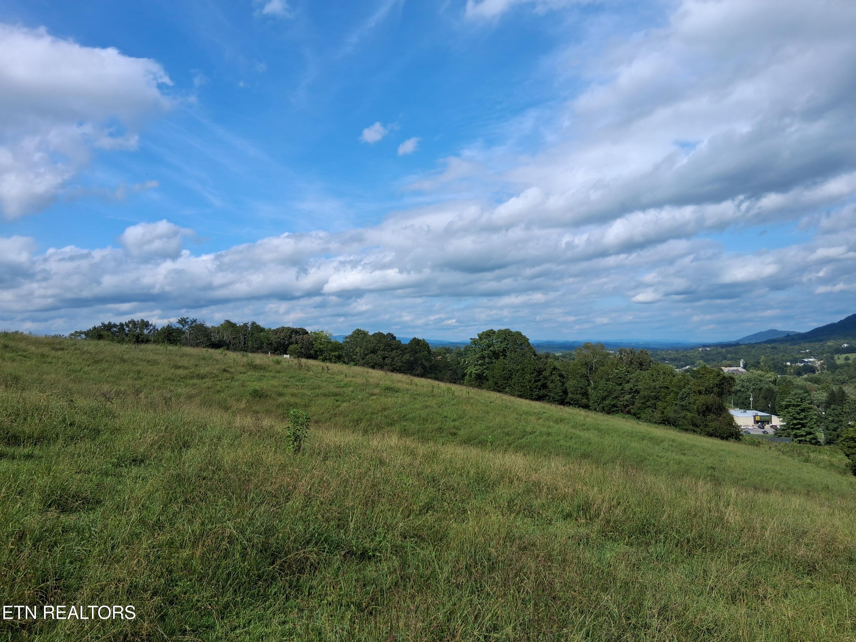 1820 Old Knoxville Road Tazewell TN 37879