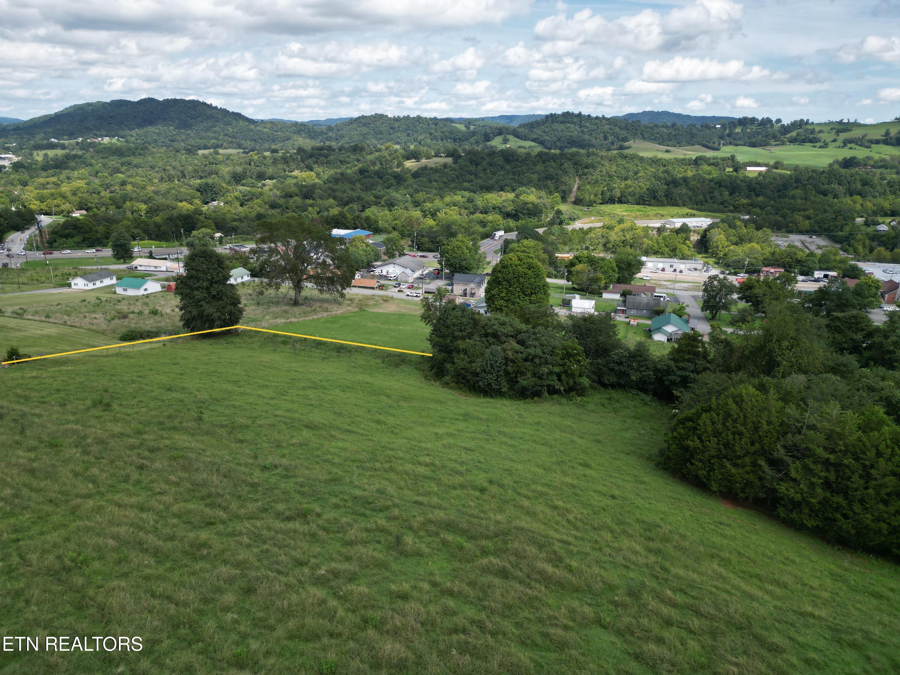 1820 Old Knoxville Road Tazewell TN 37879