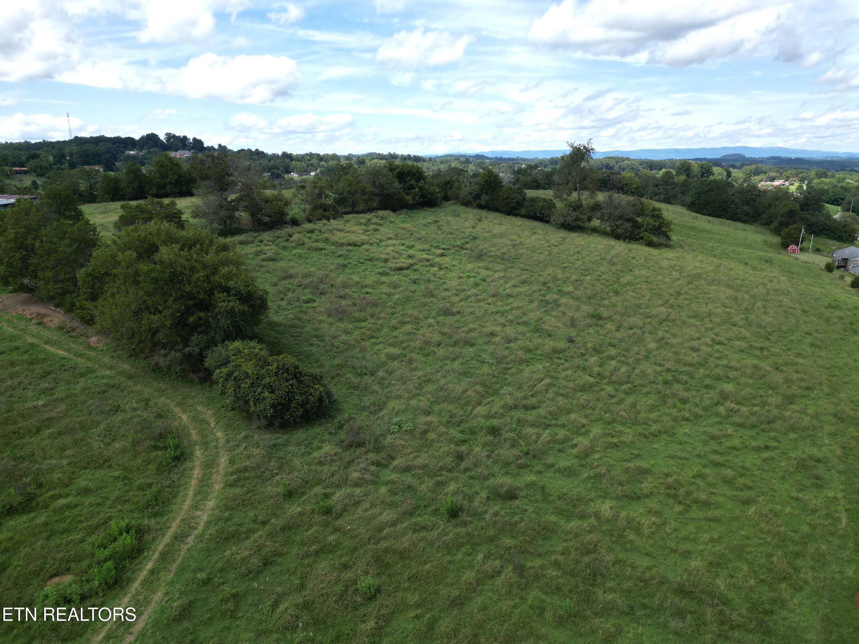 1820 Old Knoxville Road Tazewell TN 37879