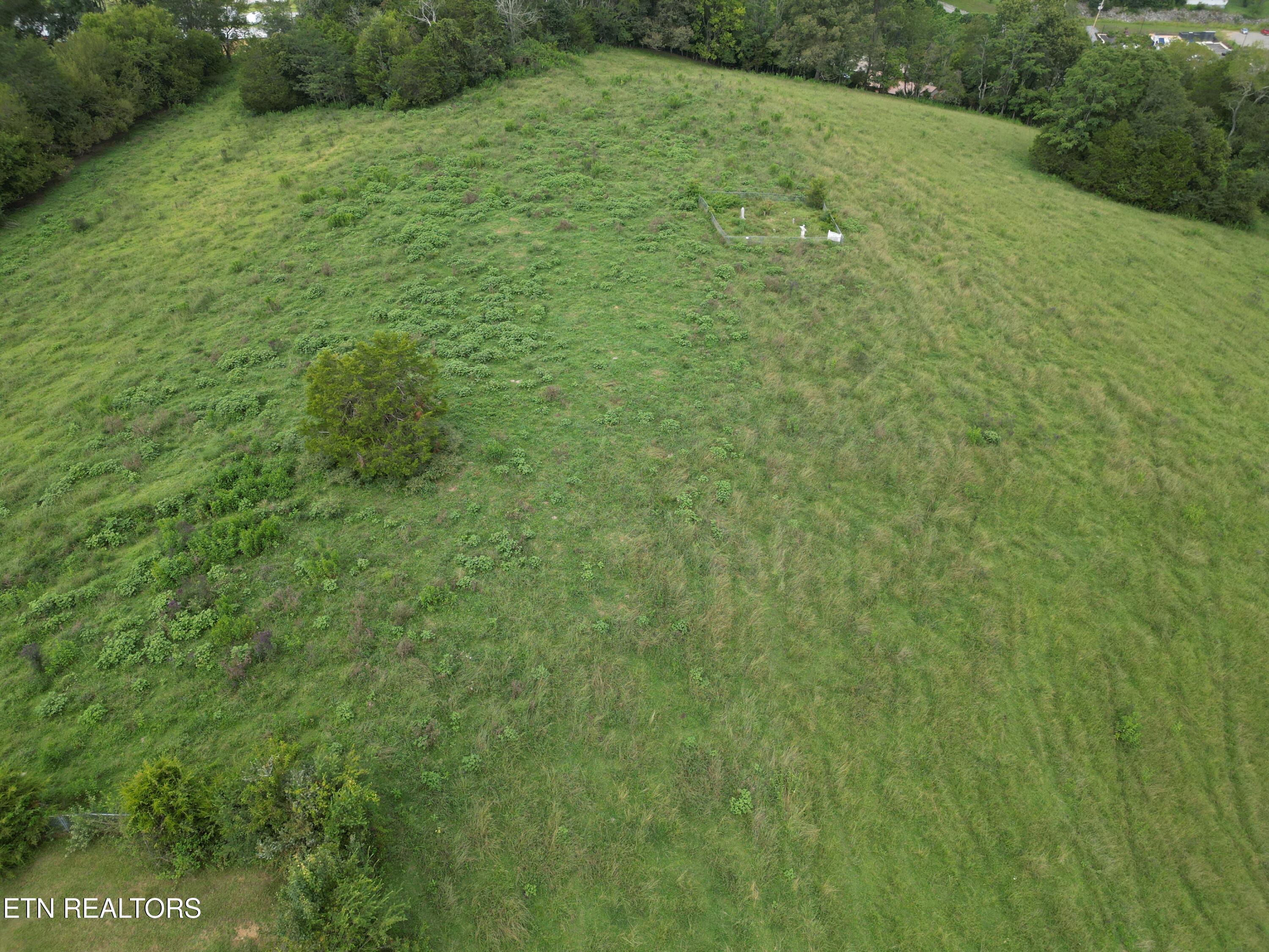 1820 Old Knoxville Road Tazewell TN 37879