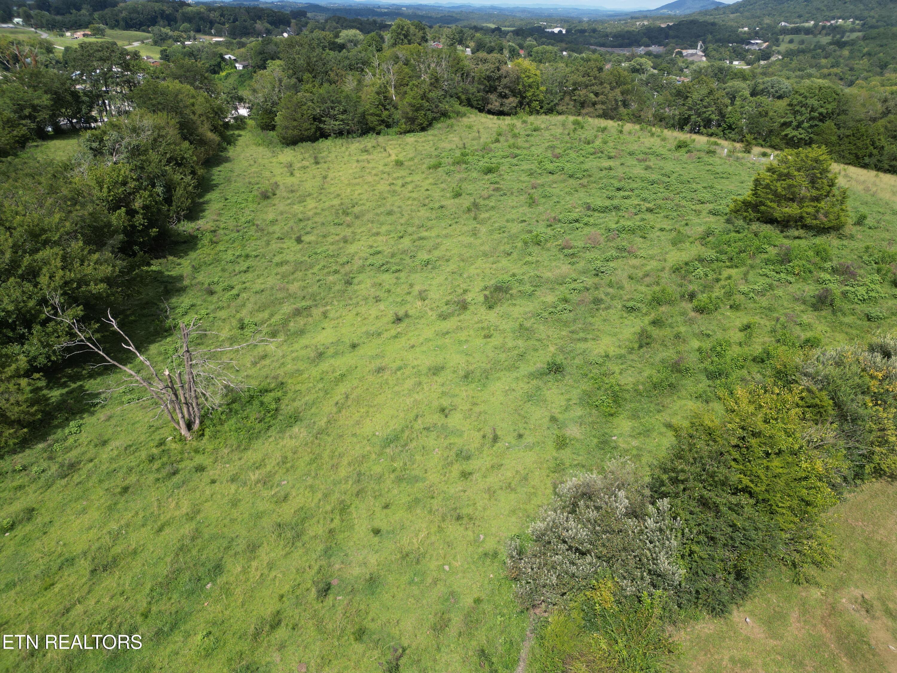 1820 Old Knoxville Road Tazewell TN 37879