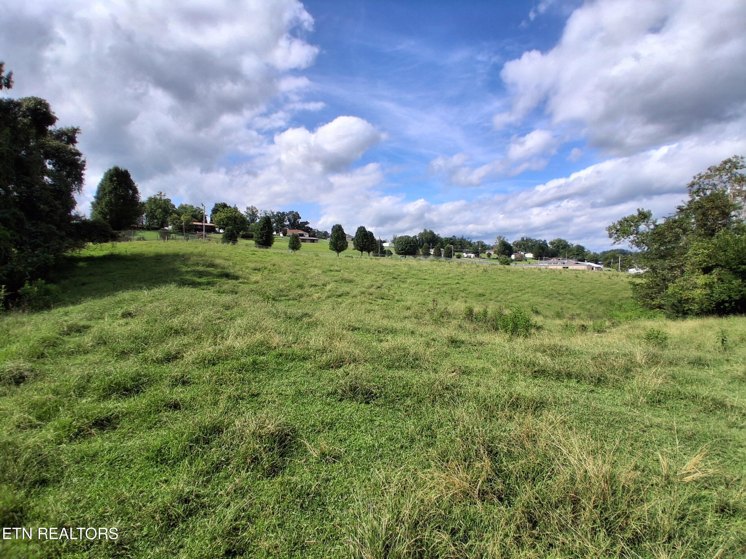 1820 Old Knoxville Road Tazewell TN 37879