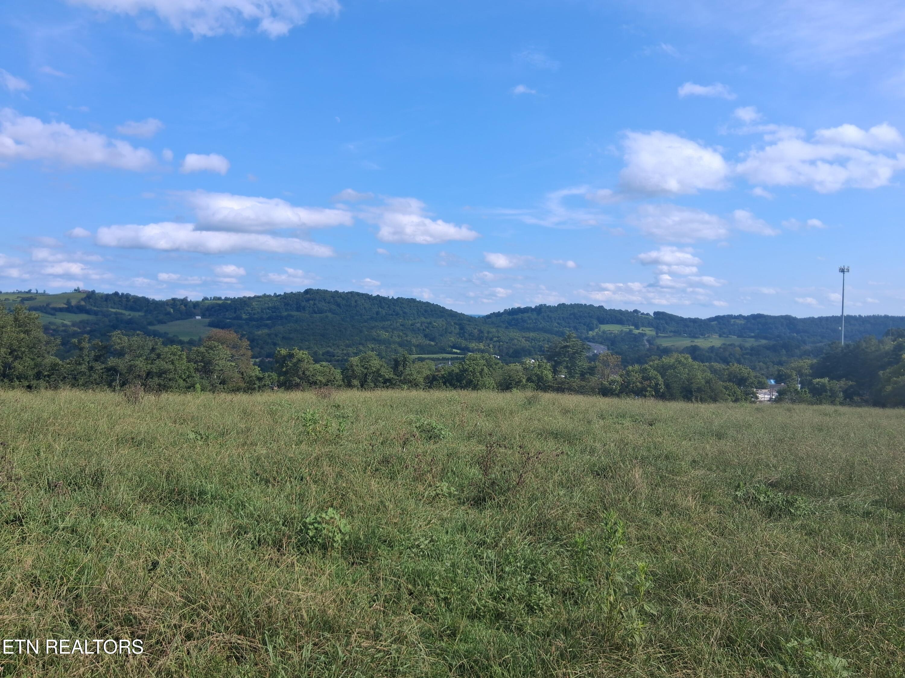 1820 Old Knoxville Road Tazewell TN 37879
