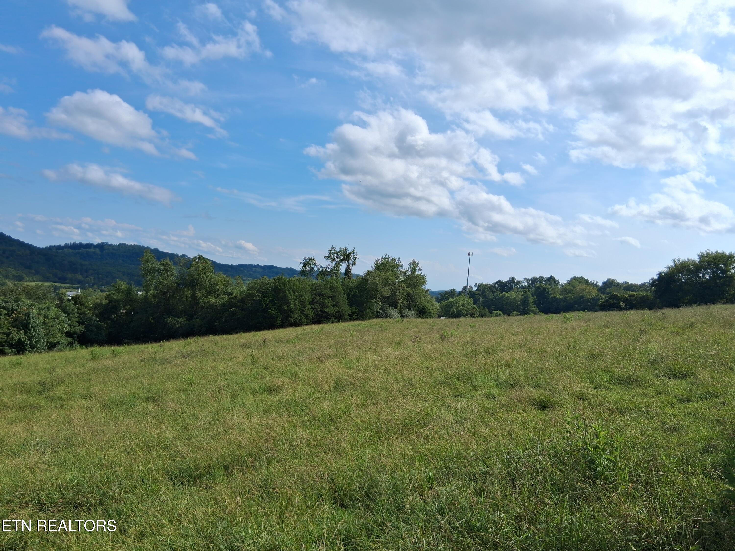 1820 Old Knoxville Road Tazewell TN 37879