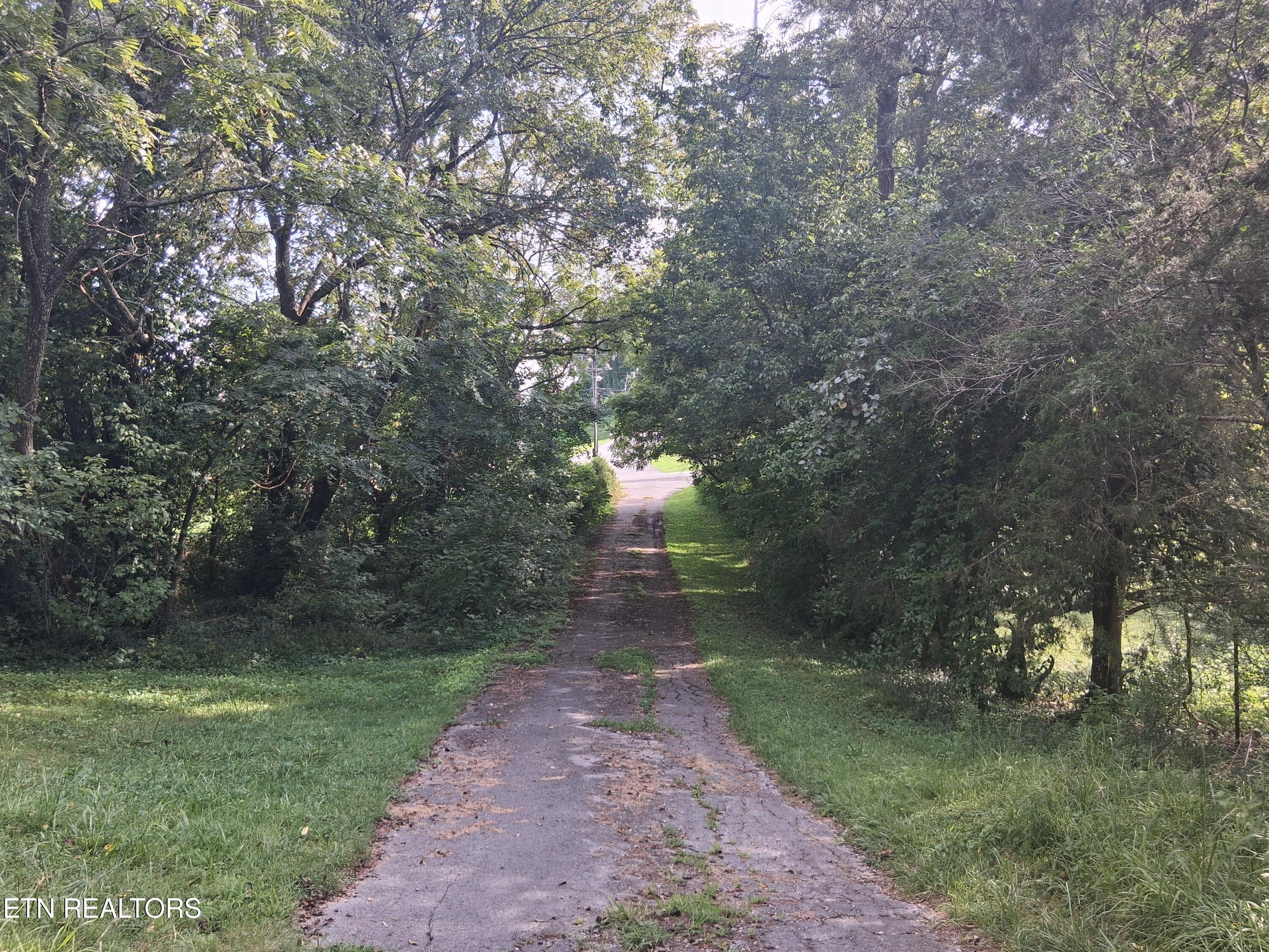 1820 Old Knoxville Road Tazewell TN 37879
