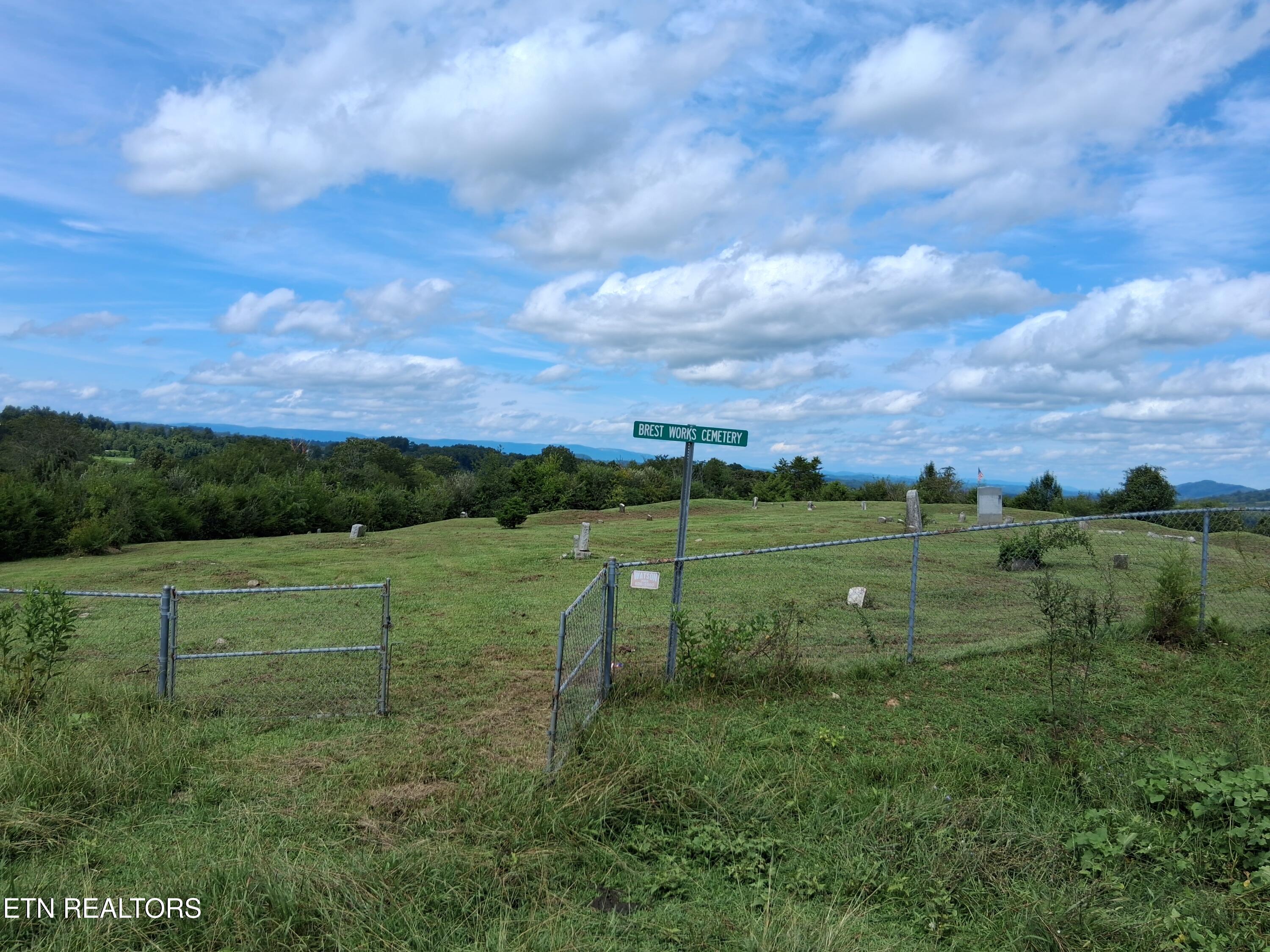 1820 Old Knoxville Road Tazewell TN 37879