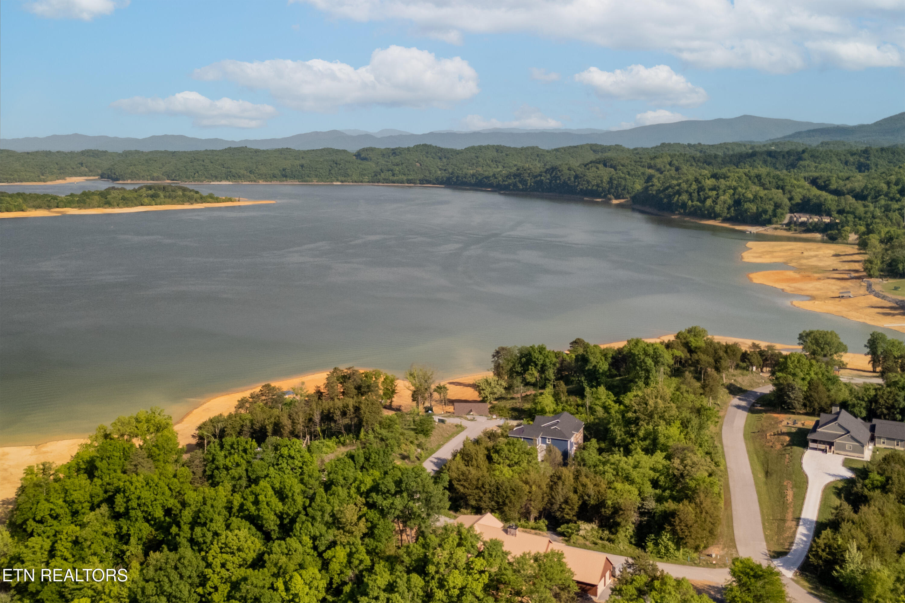 Quiet Cove Way Dandridge TN 37725