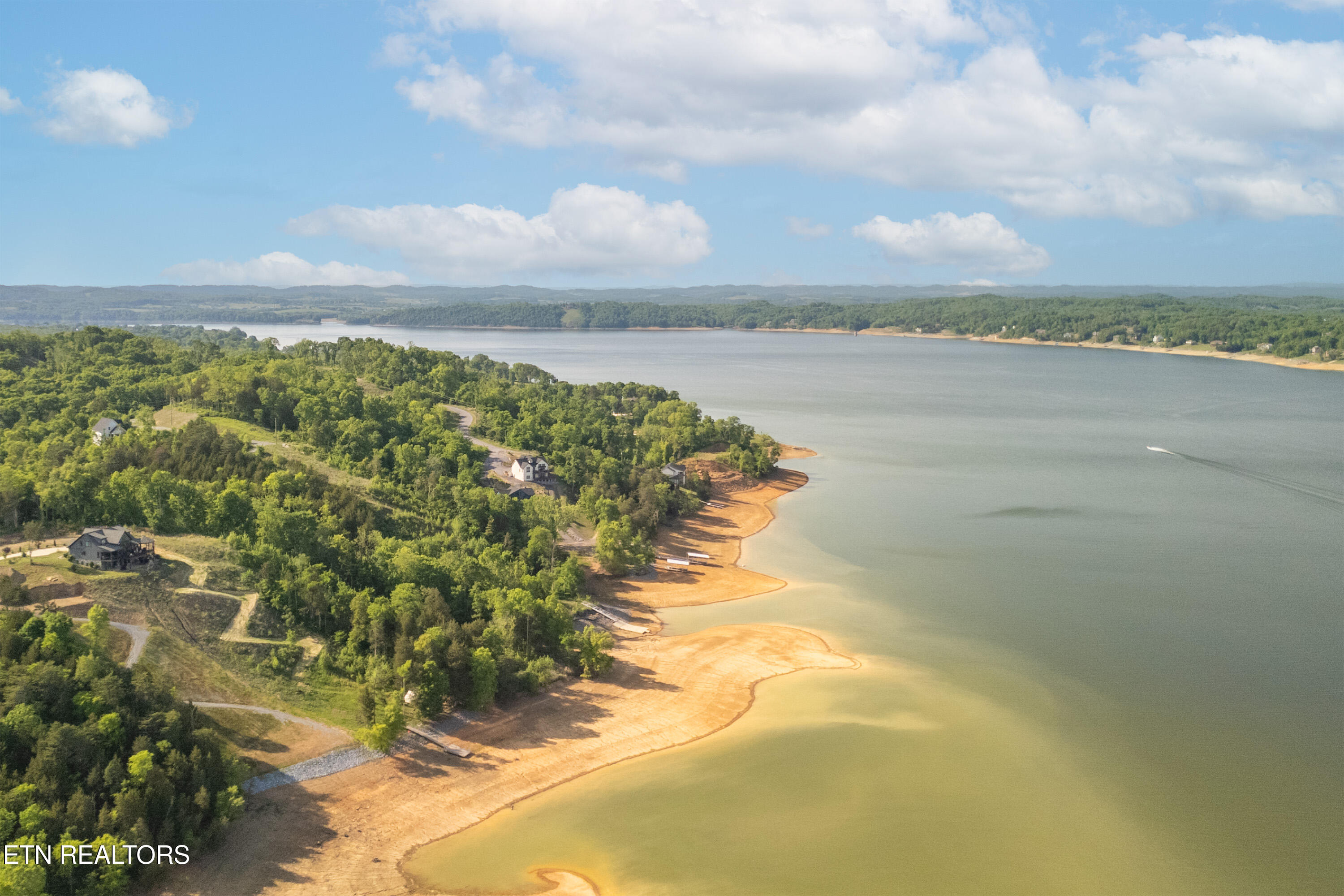Quiet Cove Way Dandridge TN 37725