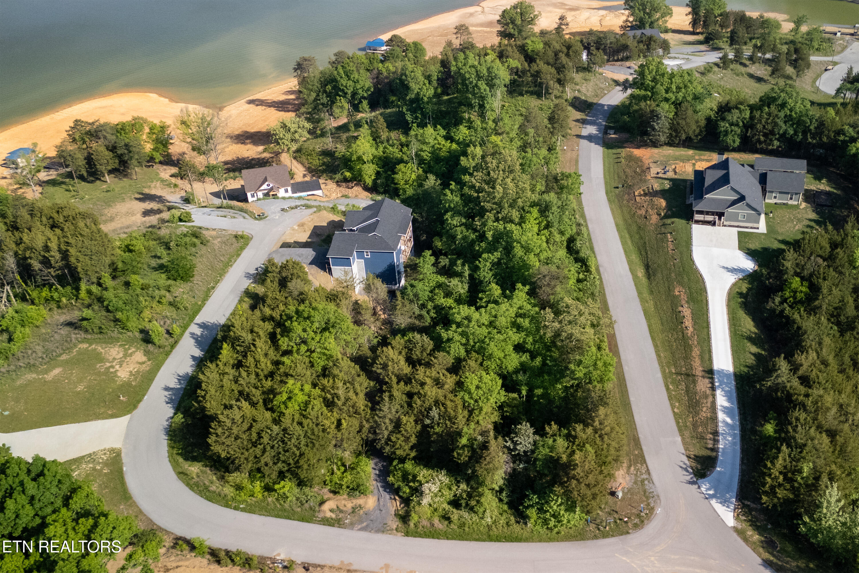 Quiet Cove Way Dandridge TN 37725