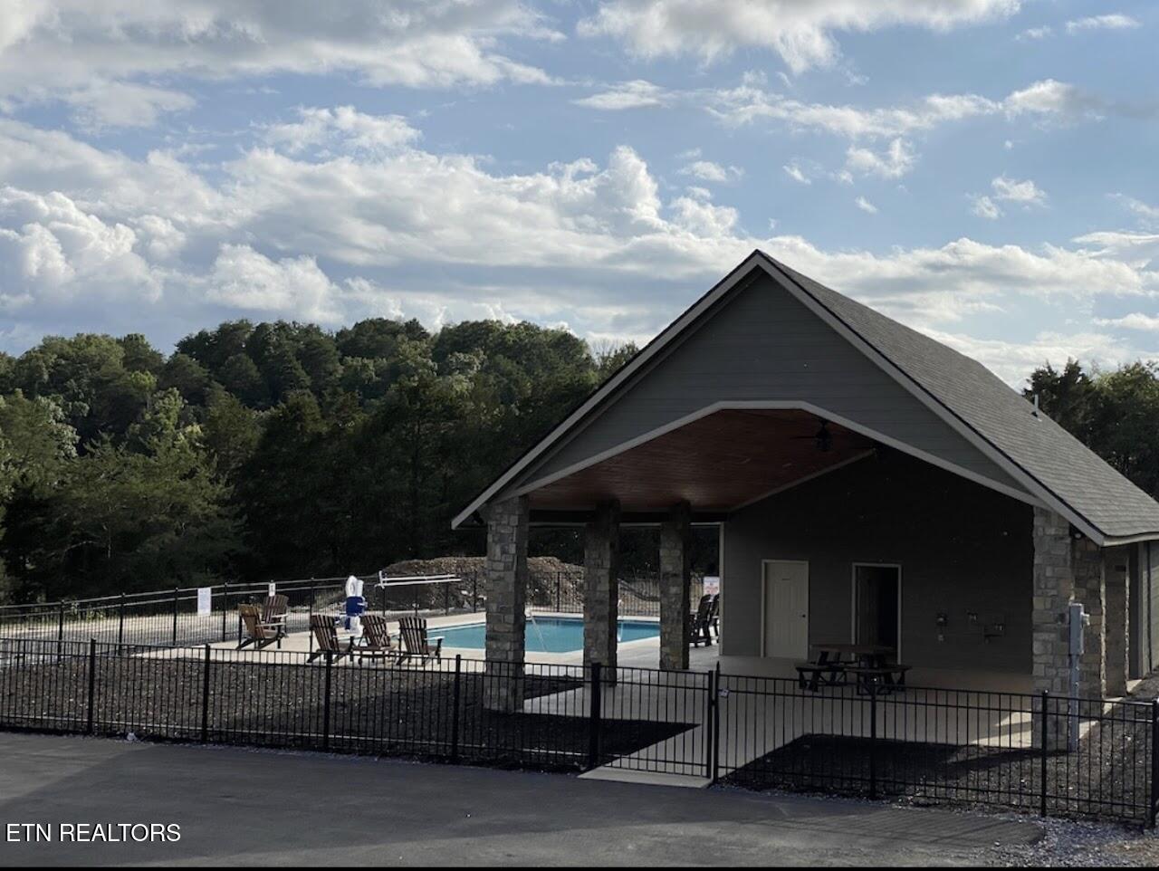 Quiet Cove Way Dandridge TN 37725