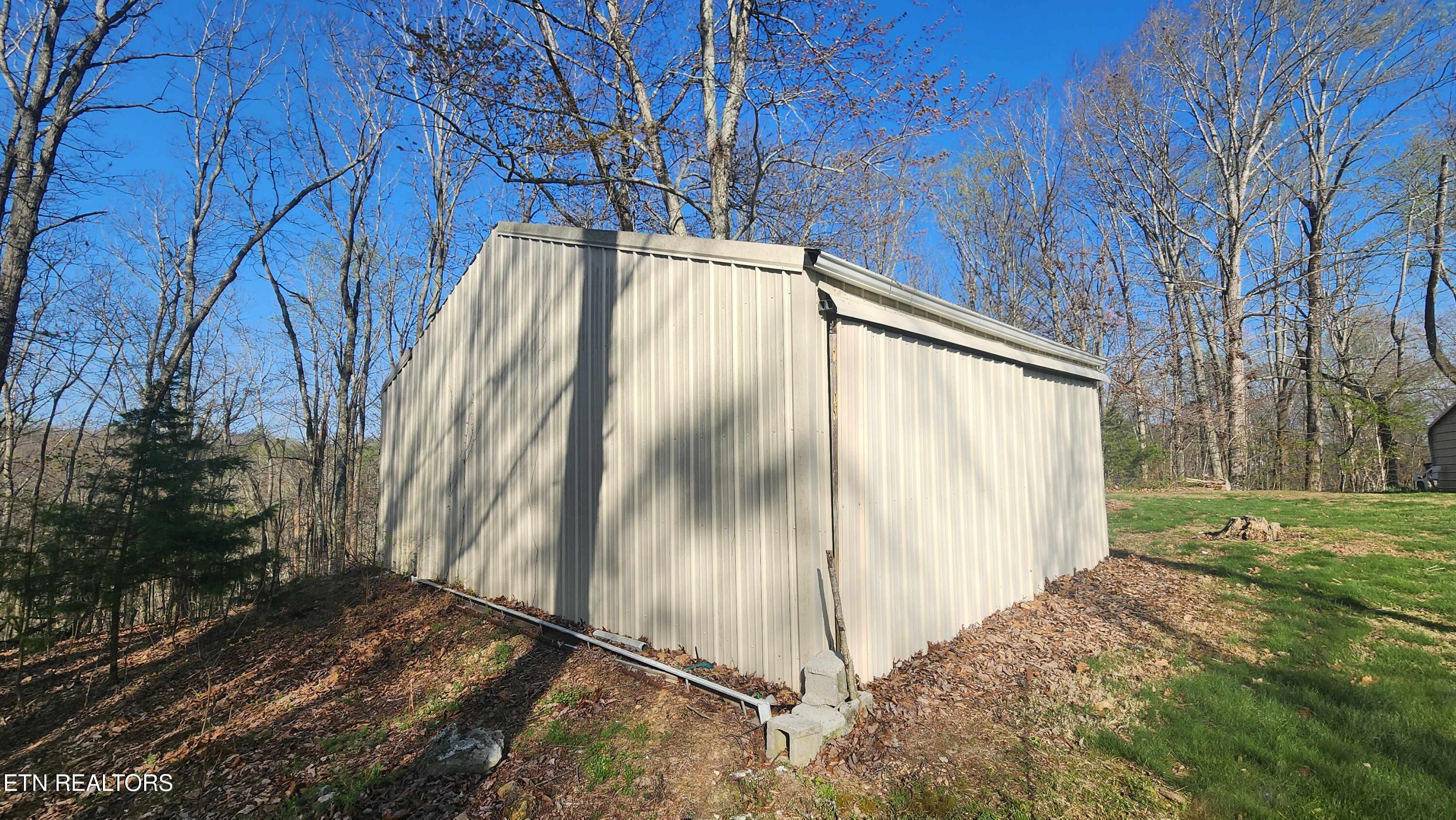 214 Don't Care Lane Celina TN 38551