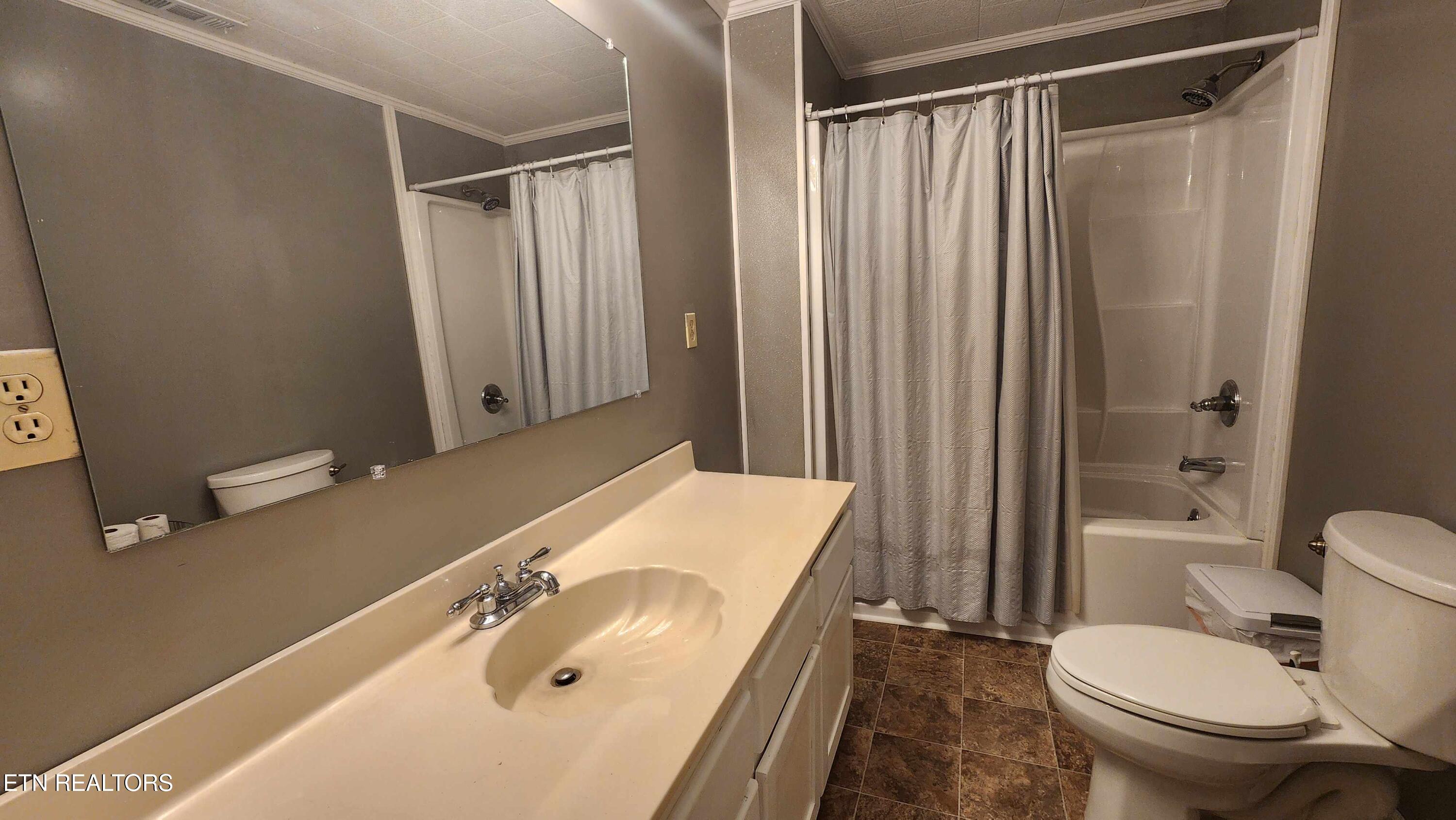 214 Don't Care Lane Celina TN 38551