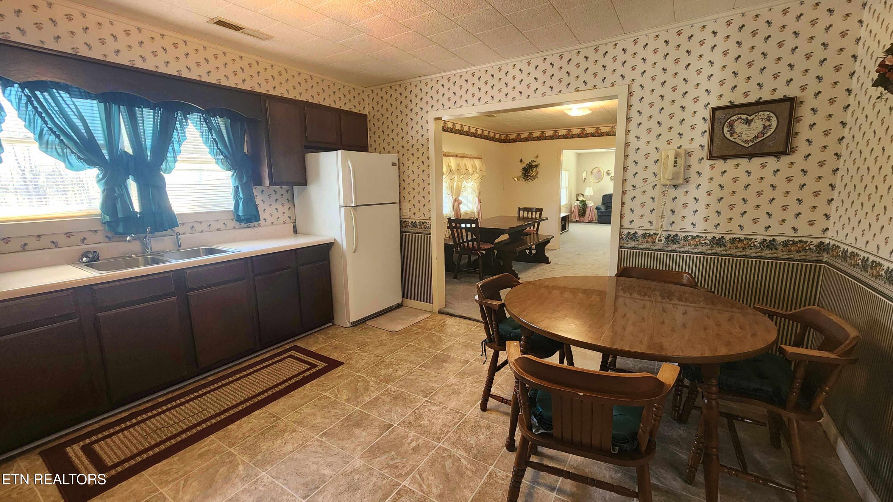 214 Don't Care Lane Celina TN 38551