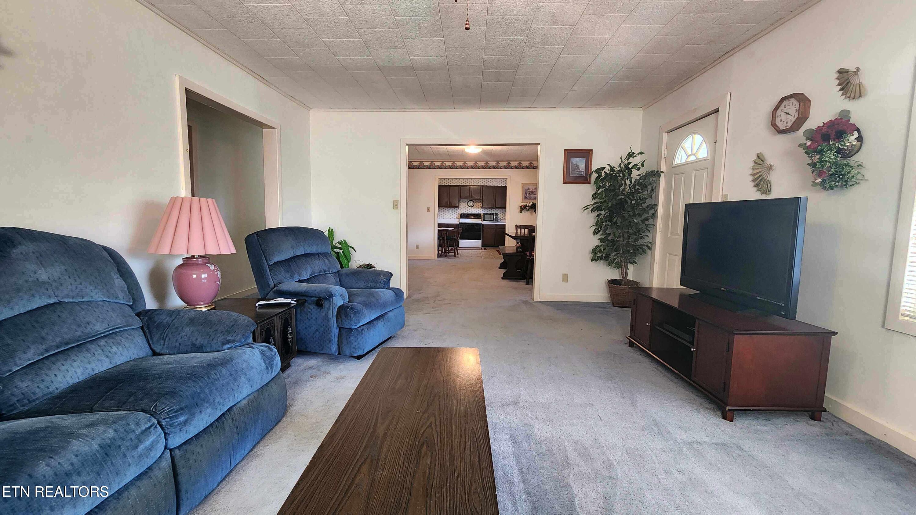 214 Don't Care Lane Celina TN 38551