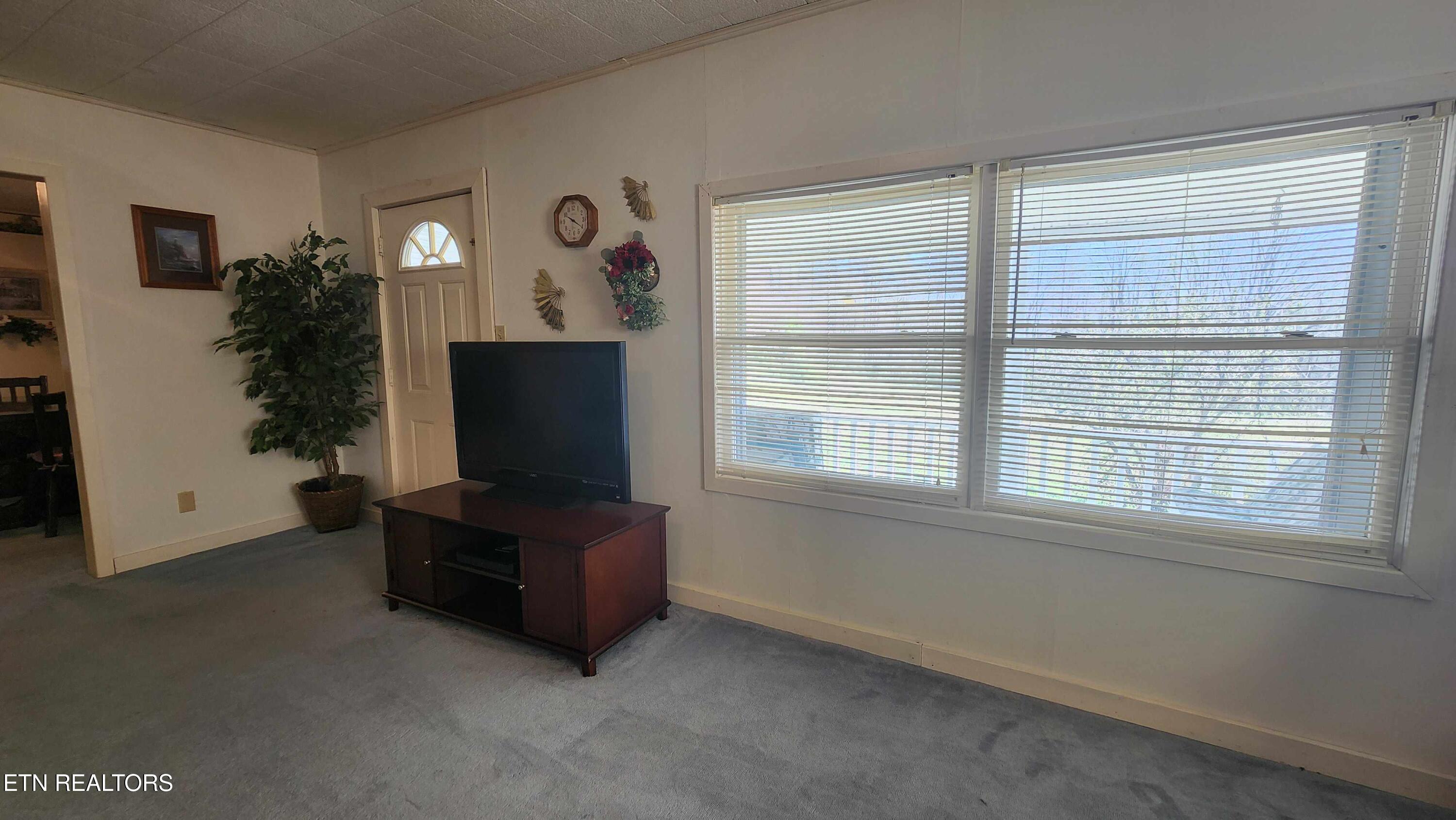 214 Don't Care Lane Celina TN 38551