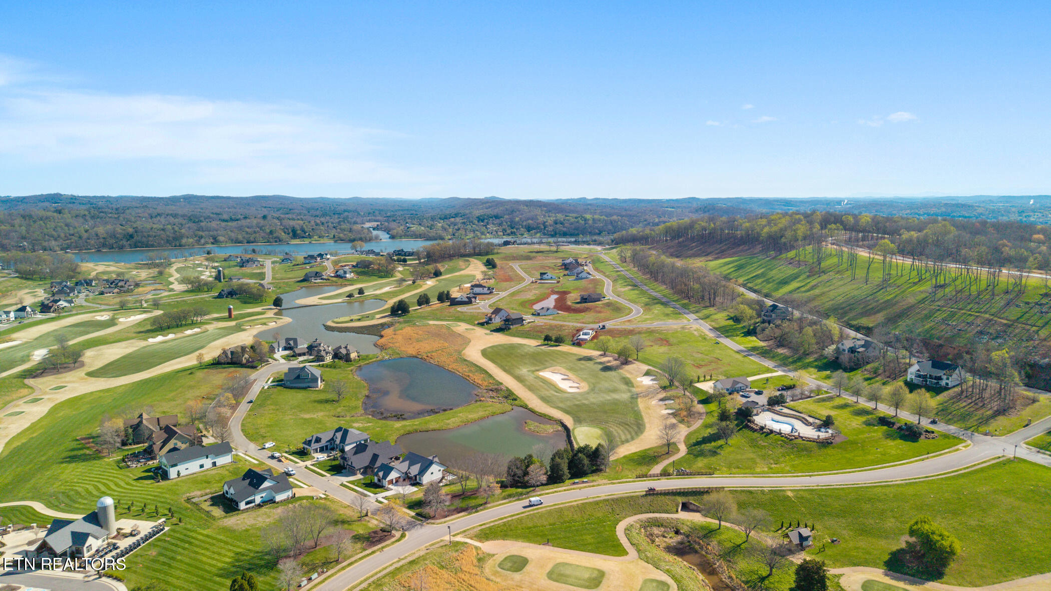 592 Old Barn Lane Loudon TN 37774