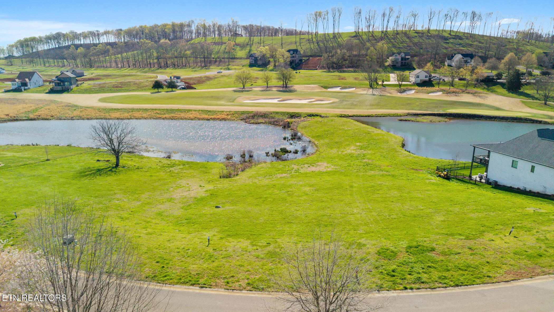 592 Old Barn Lane Loudon TN 37774