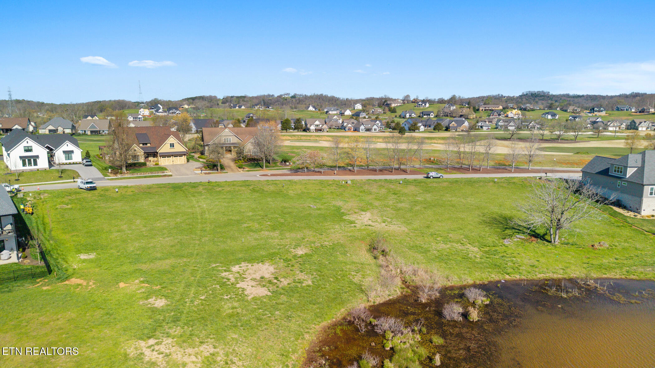 592 Old Barn Lane Loudon TN 37774