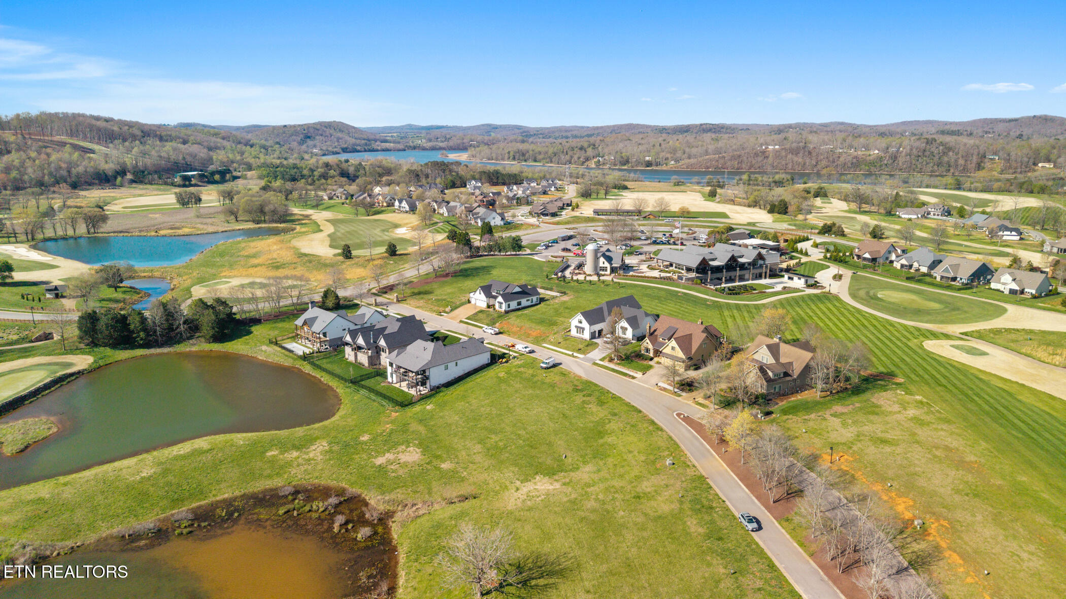 592 Old Barn Lane Loudon TN 37774