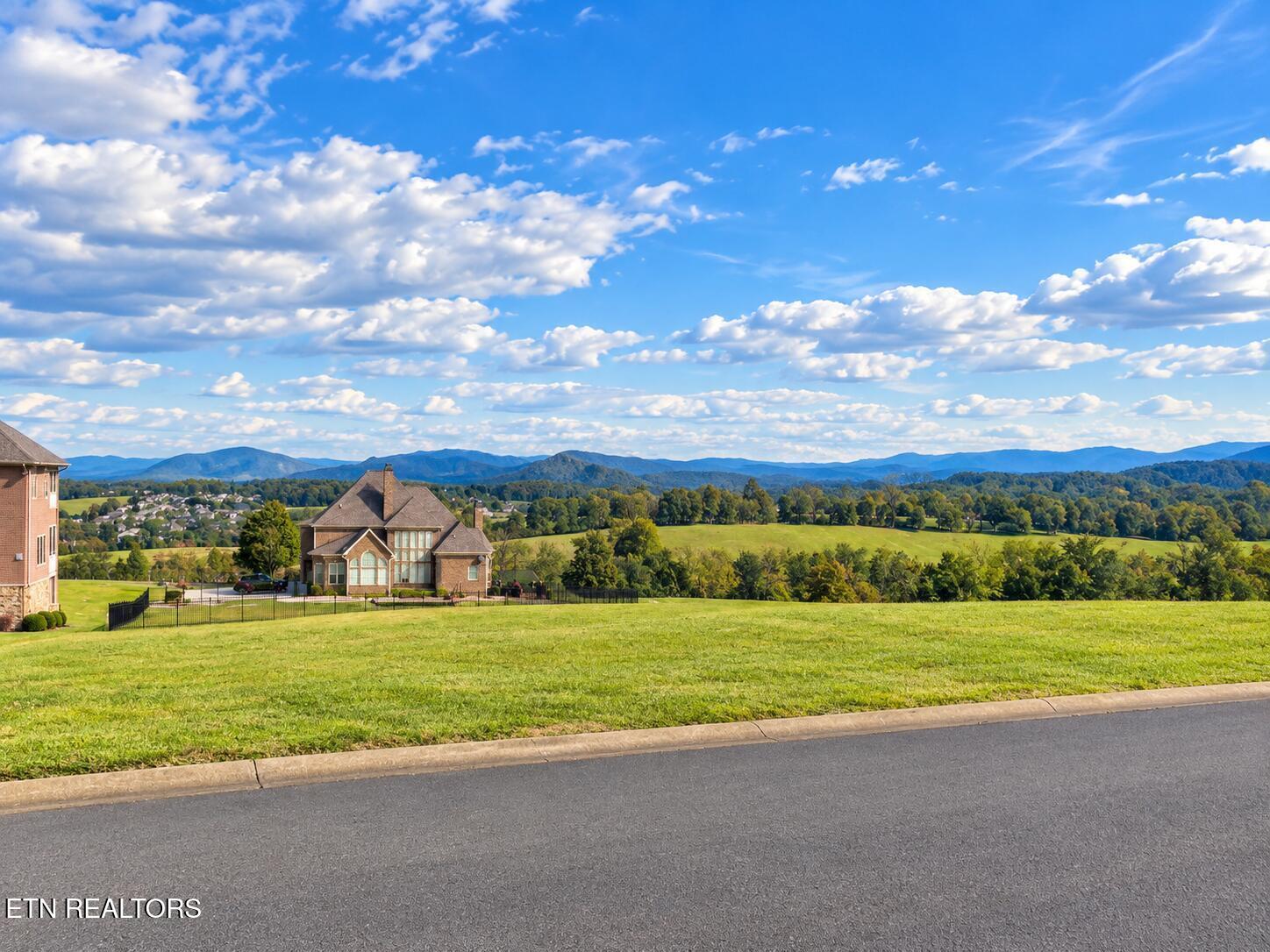 1911 Legend View Court Sevierville TN 37862