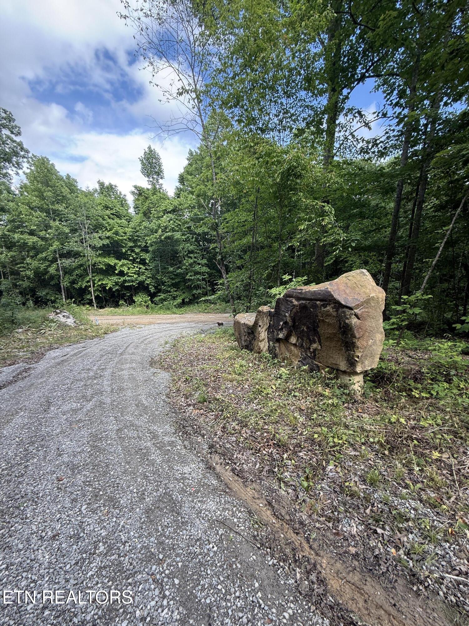 549 Defender Road Lafollette TN 37766