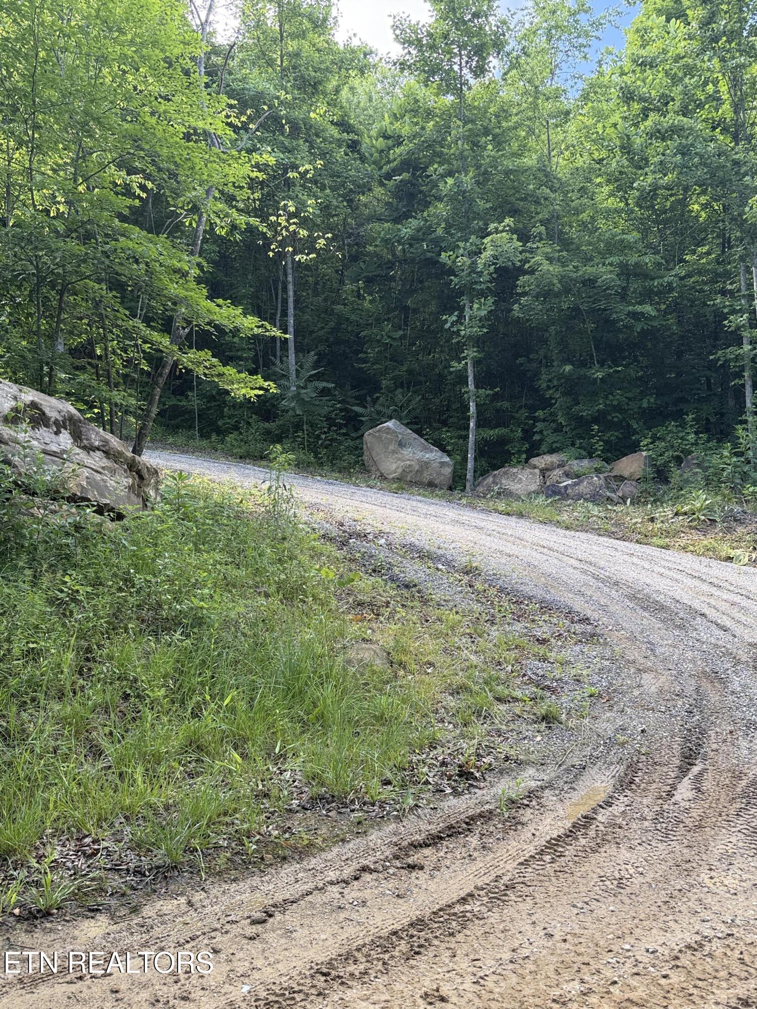 549 Defender Road Lafollette TN 37766