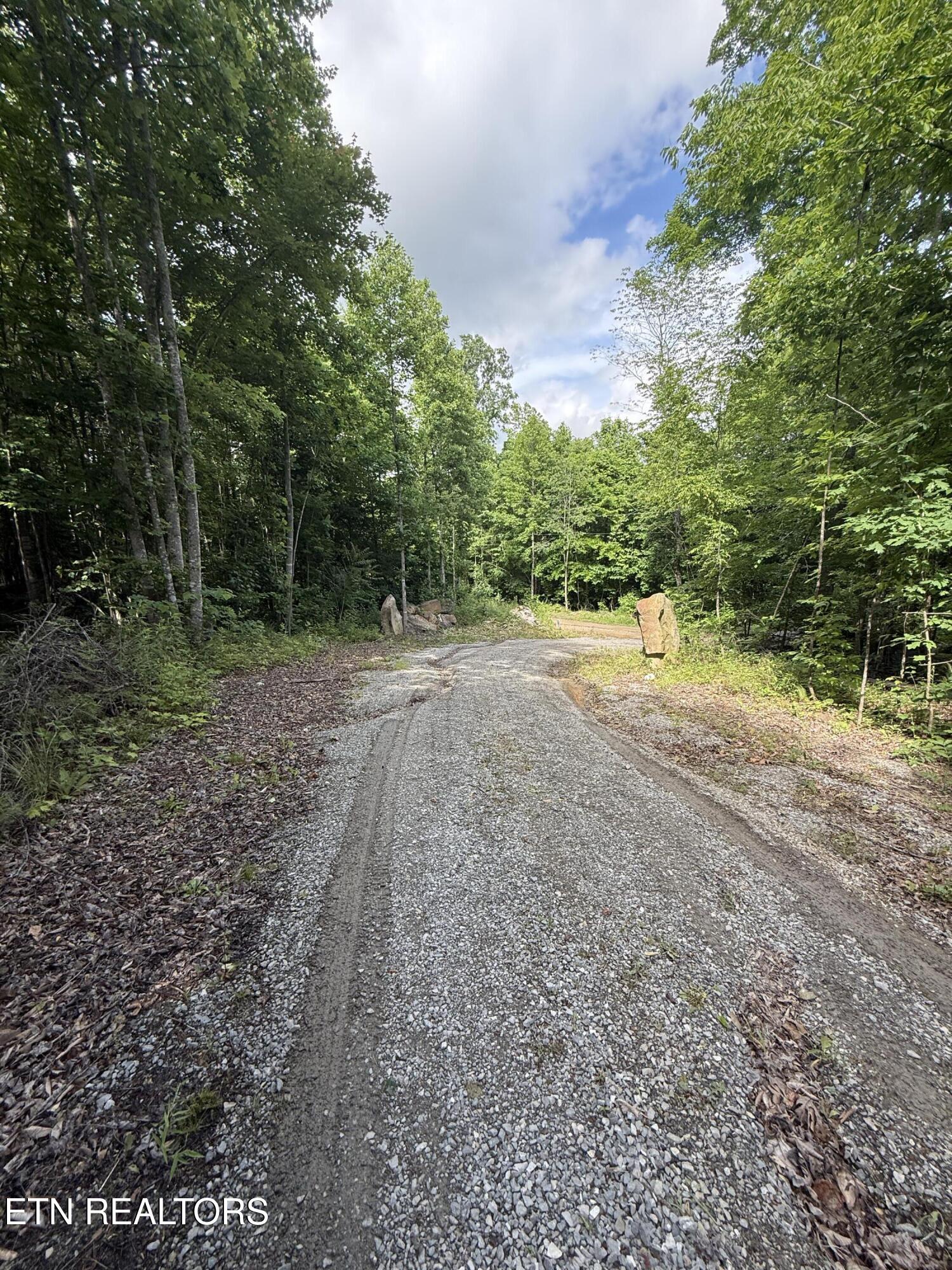 549 Defender Road Lafollette TN 37766