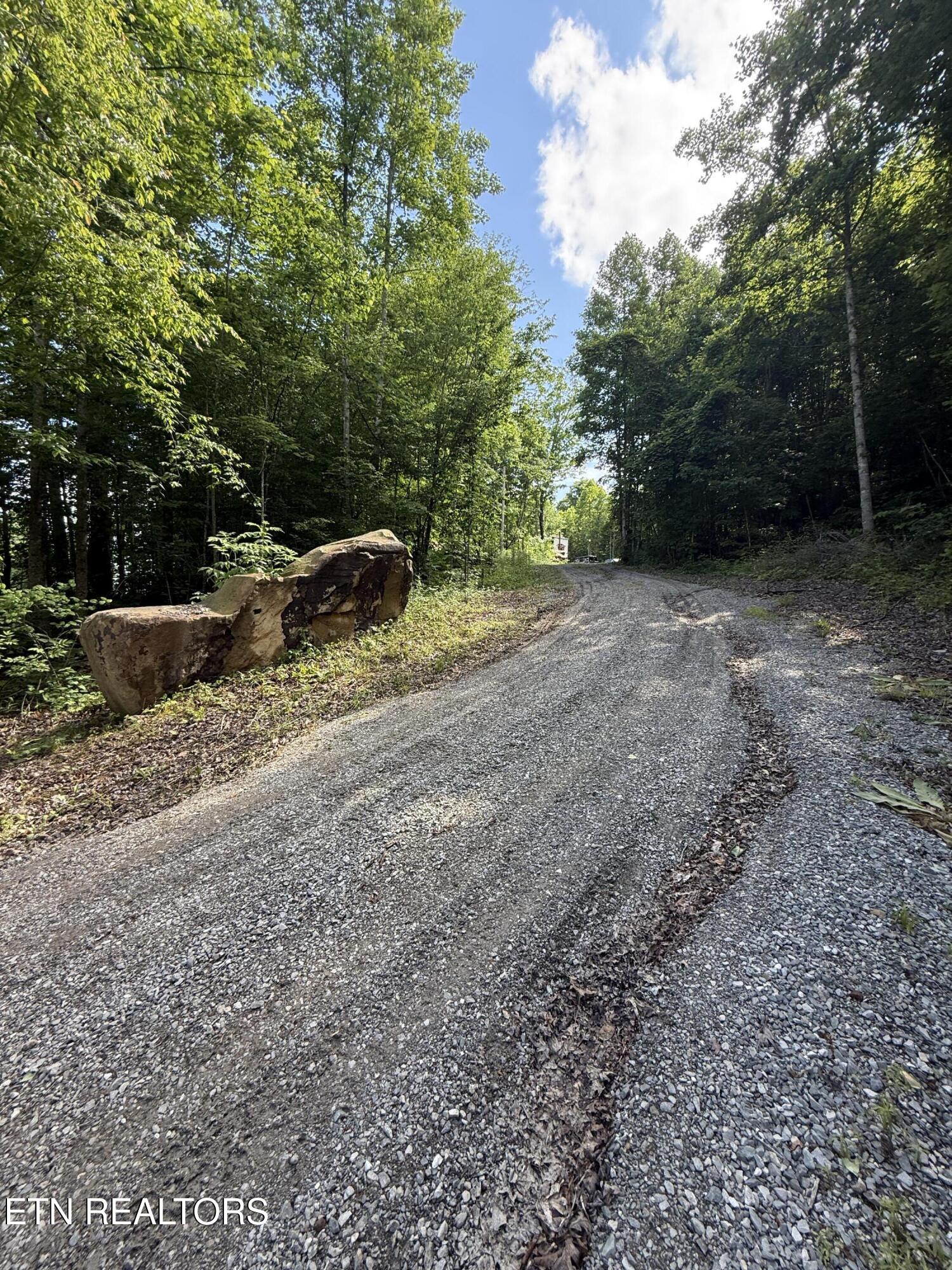 549 Defender Road Lafollette TN 37766