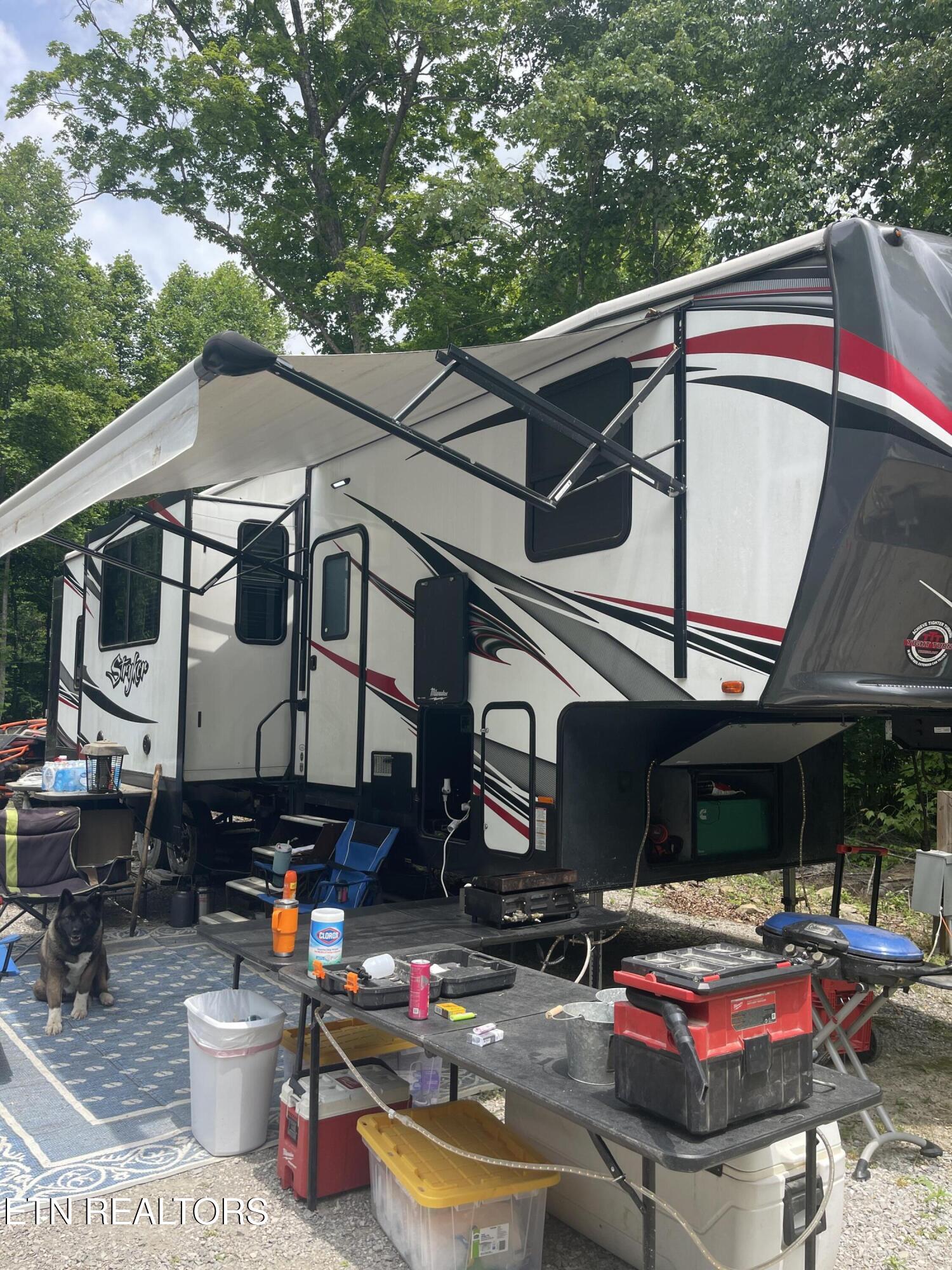549 Defender Road Lafollette TN 37766