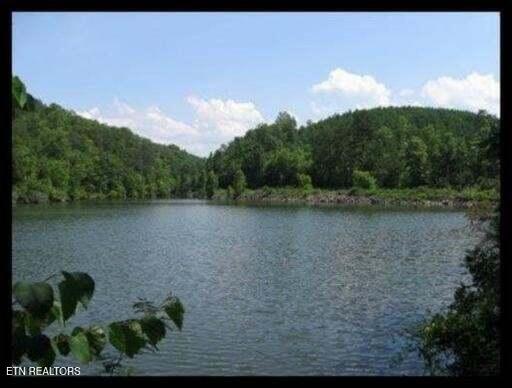 3 Three Point Road Vonore TN 37885