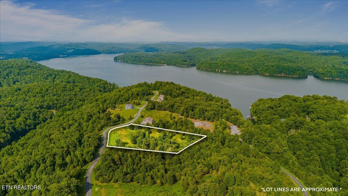 126 Emerald Pointe Circle Rockwood TN 37854