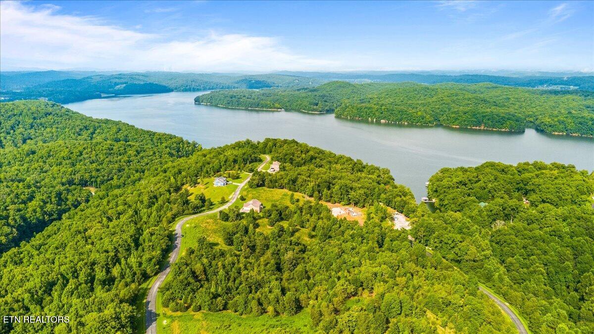 126 Emerald Pointe Circle Rockwood TN 37854