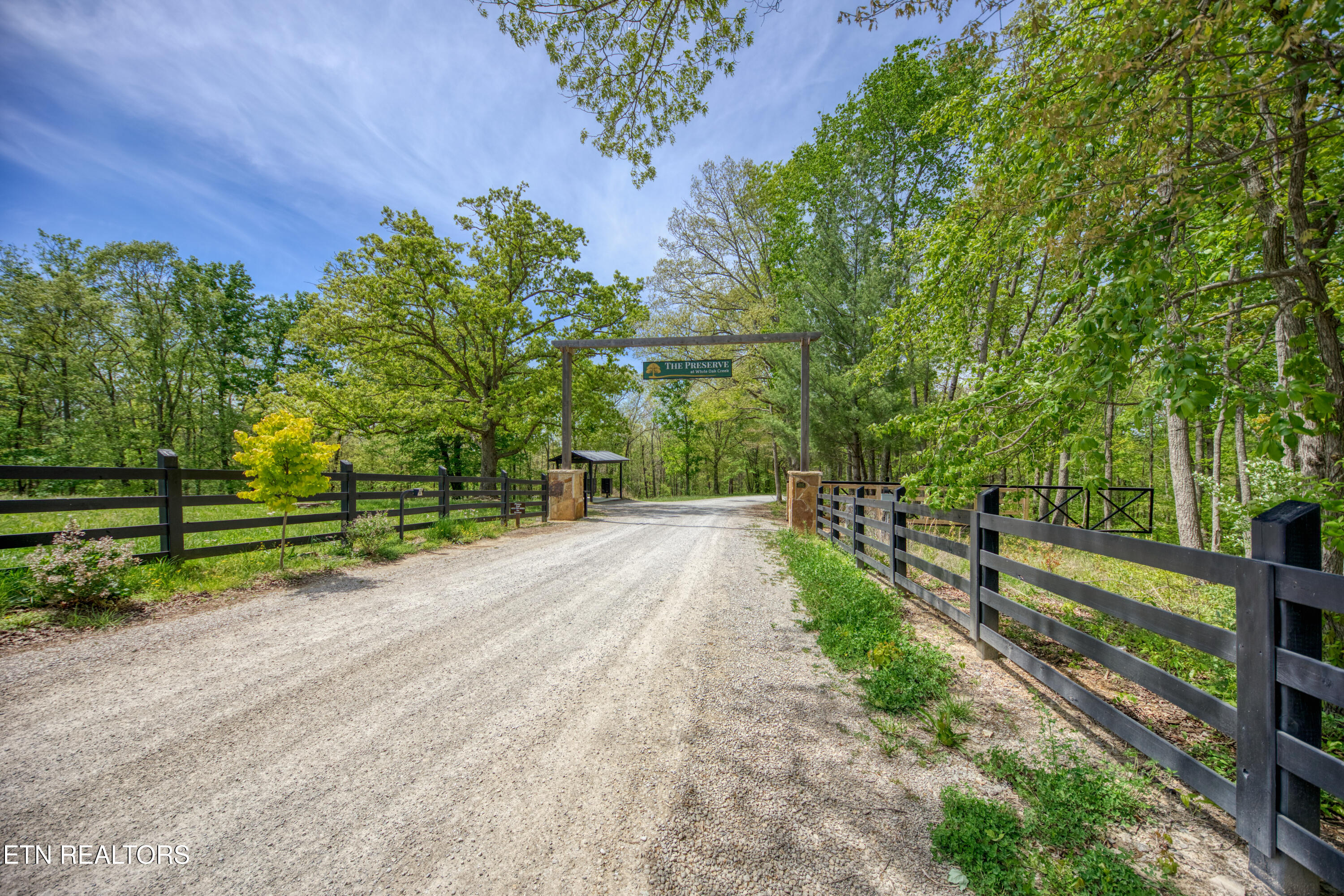 372 Stonecipher Court Sunbright TN 37872