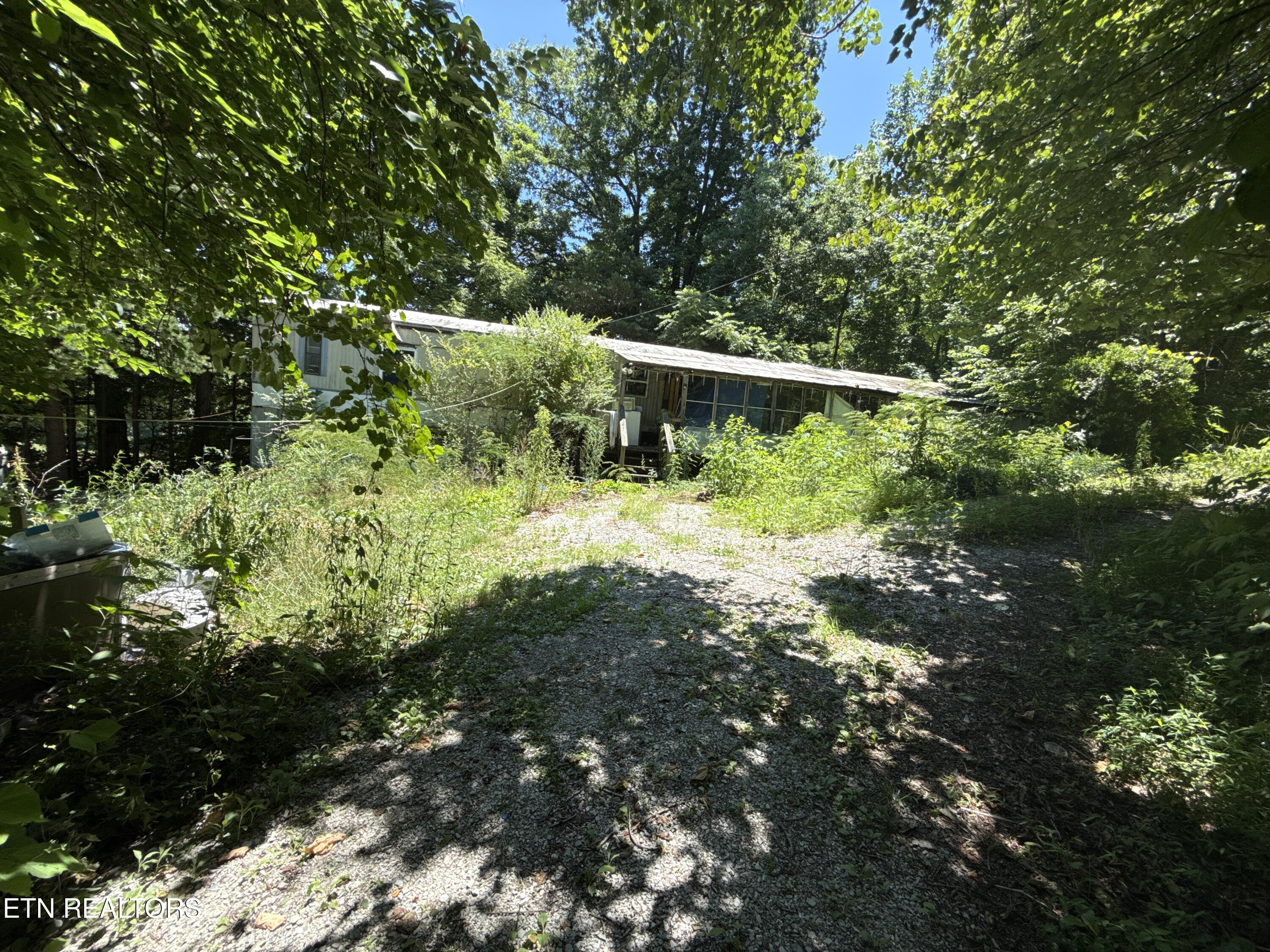 1347 Sharp Lane Caryville TN 37714