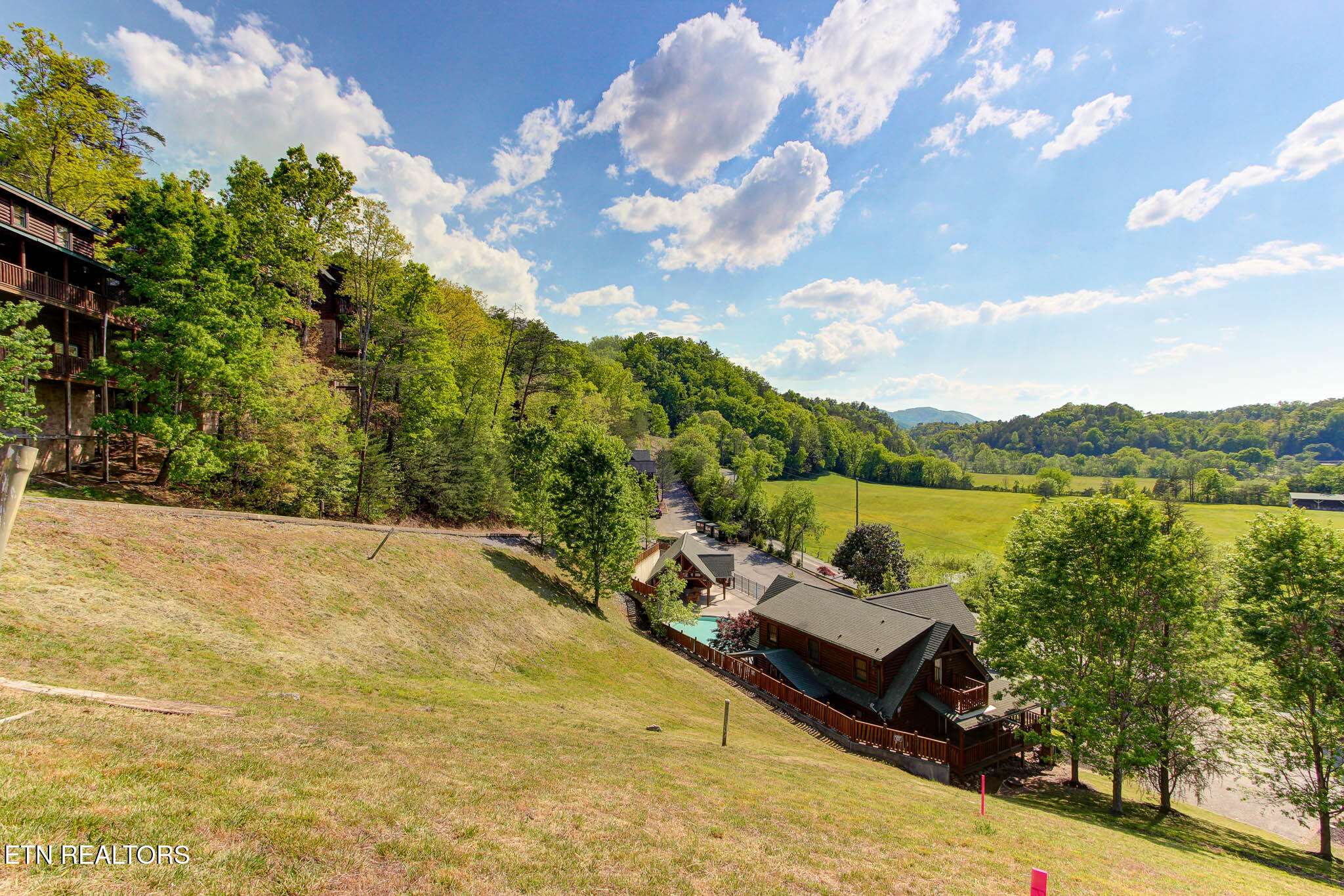 1801 Stone Wood Way Pigeon Forge TN 37862