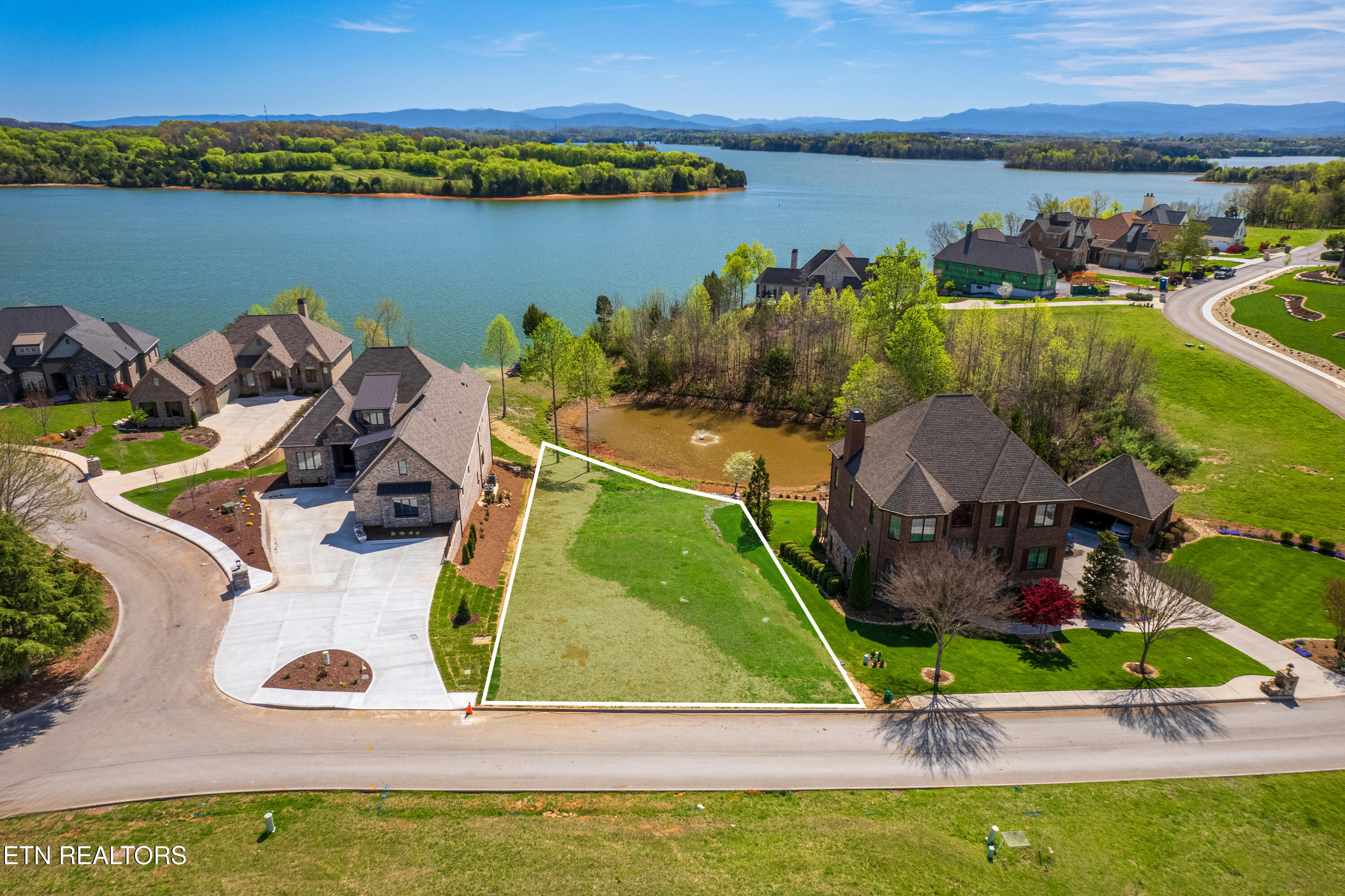 101 Breakers Drive Vonore TN 37885