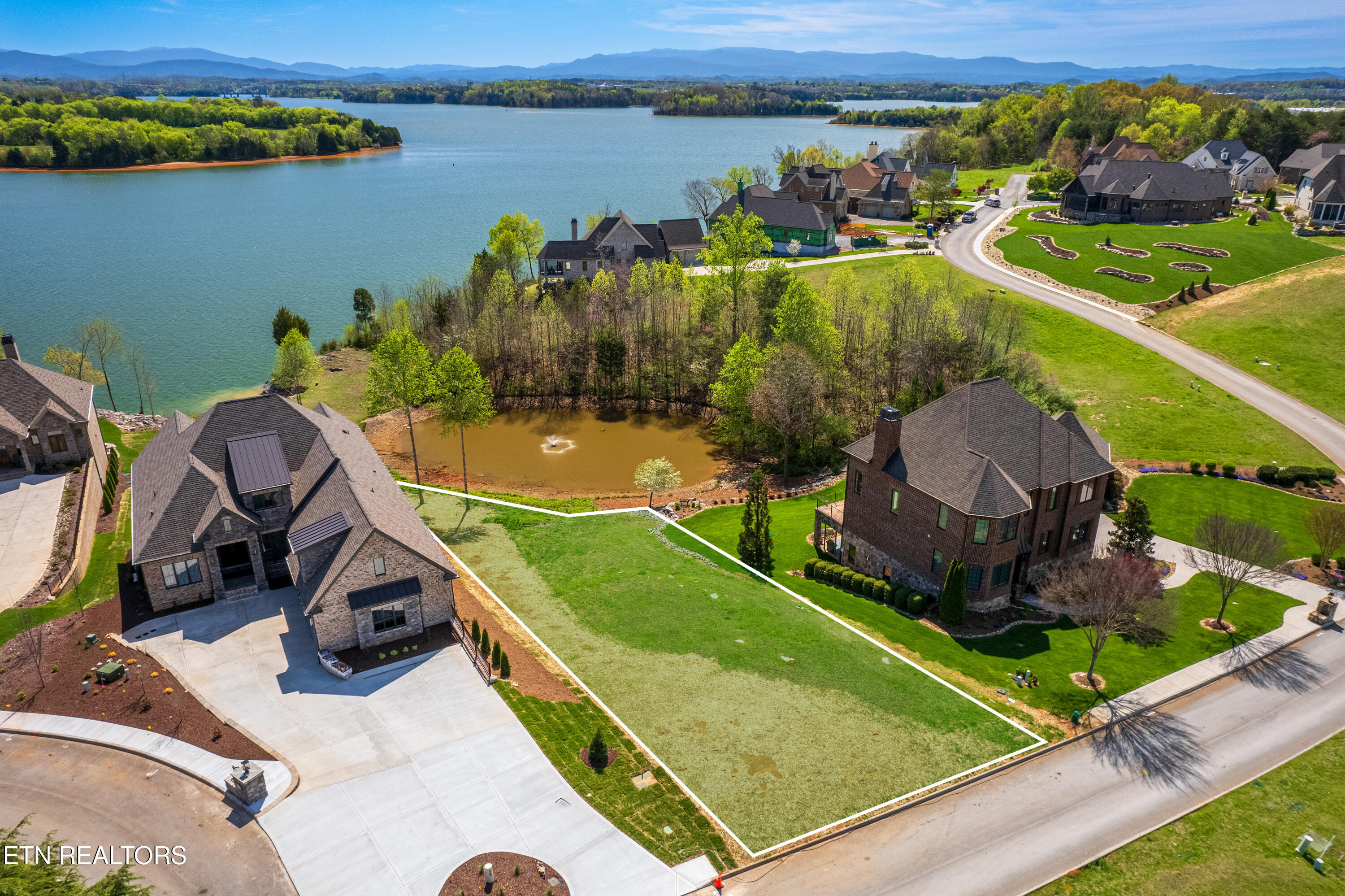 101 Breakers Drive Vonore TN 37885