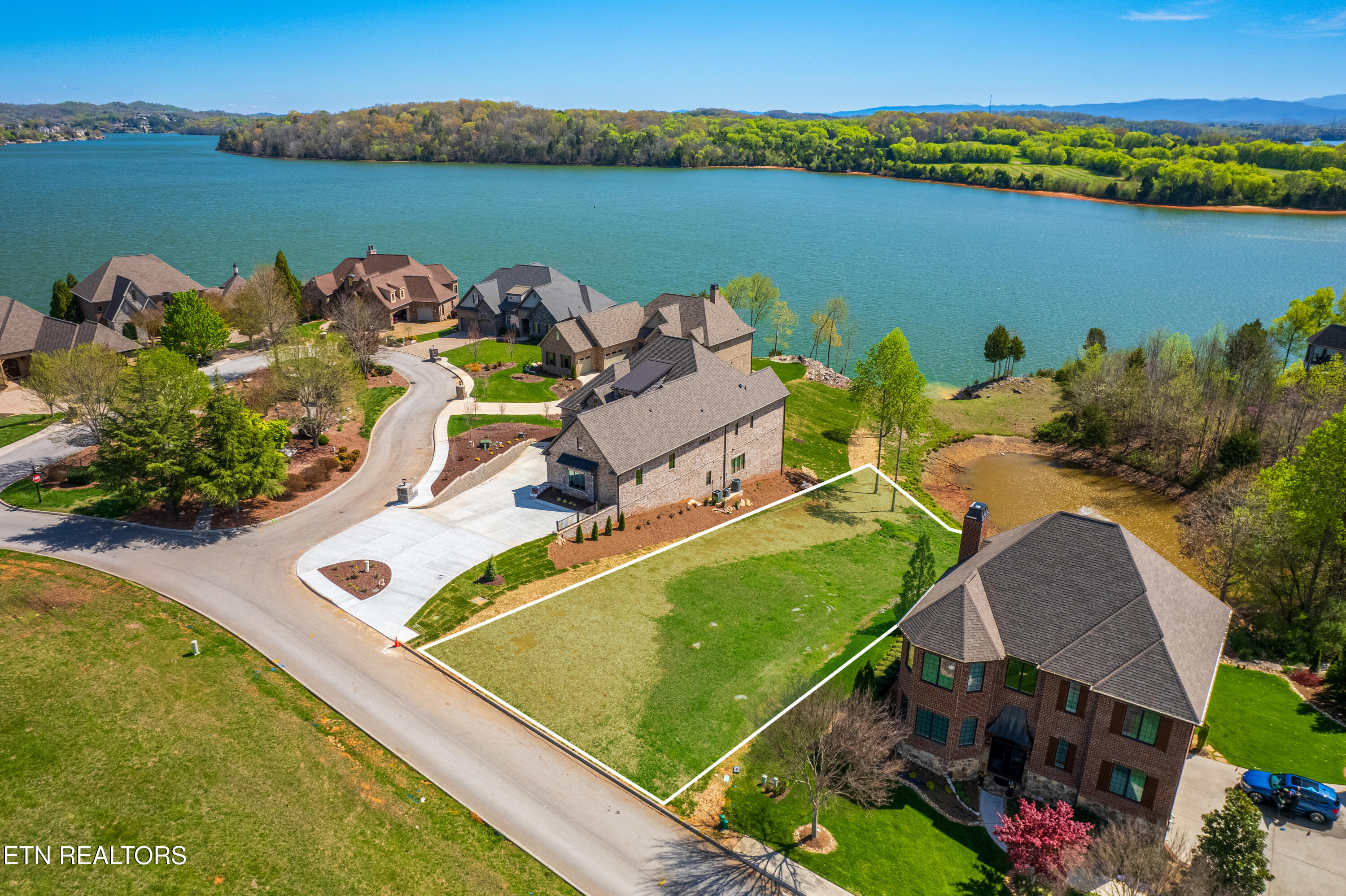 101 Breakers Drive Vonore TN 37885