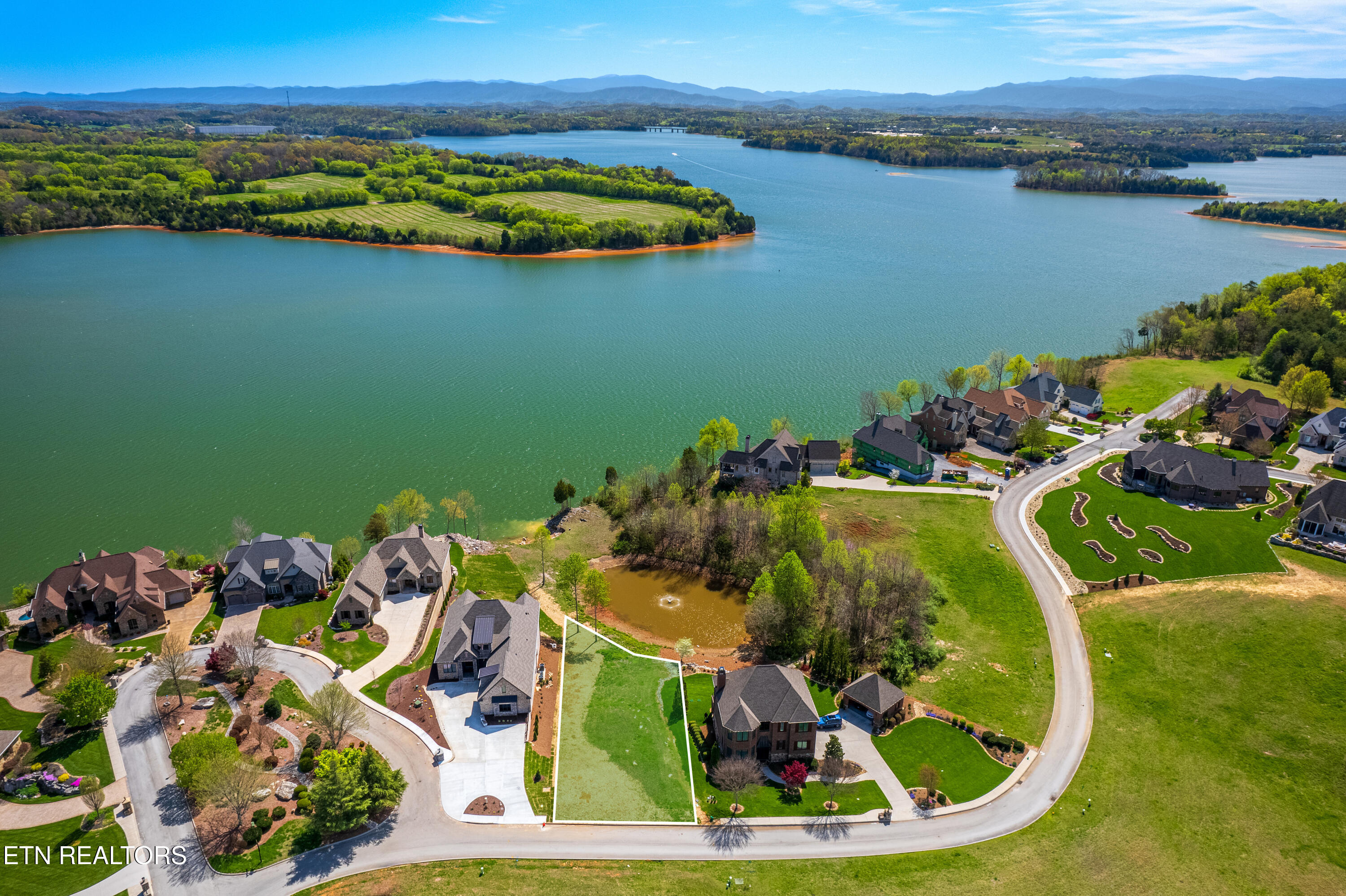 101 Breakers Drive Vonore TN 37885