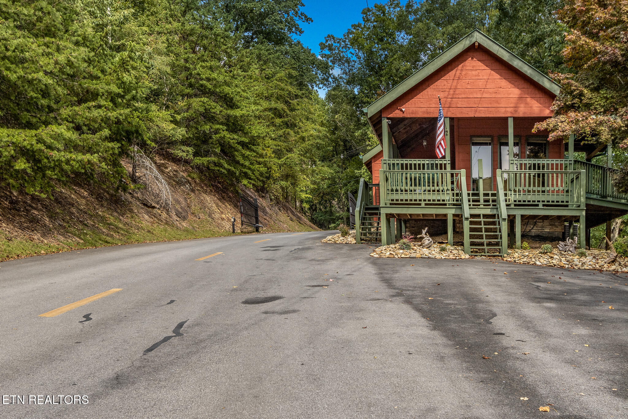 1716 Taskigi Court Mooresburg TN 37811