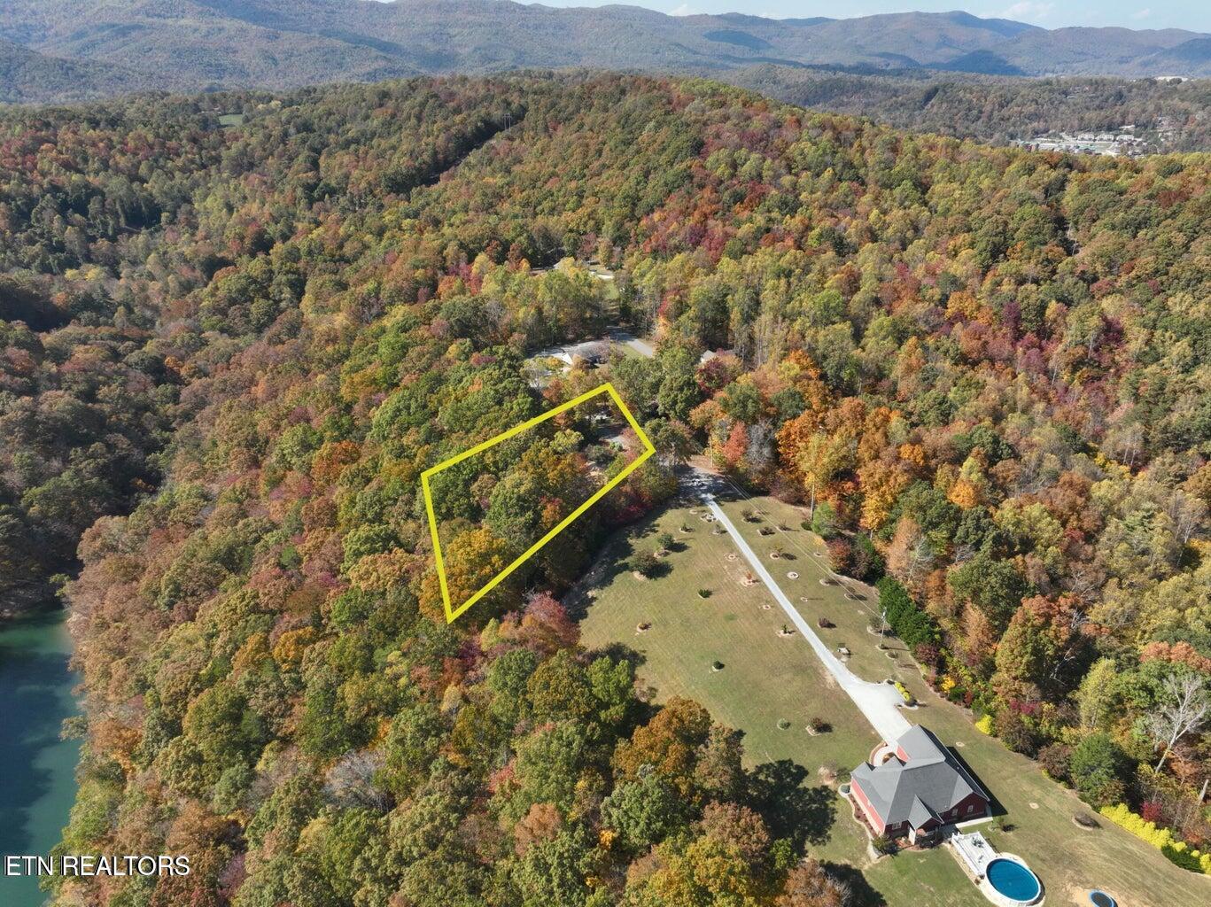 158 Cheri Lane Caryville TN 37714