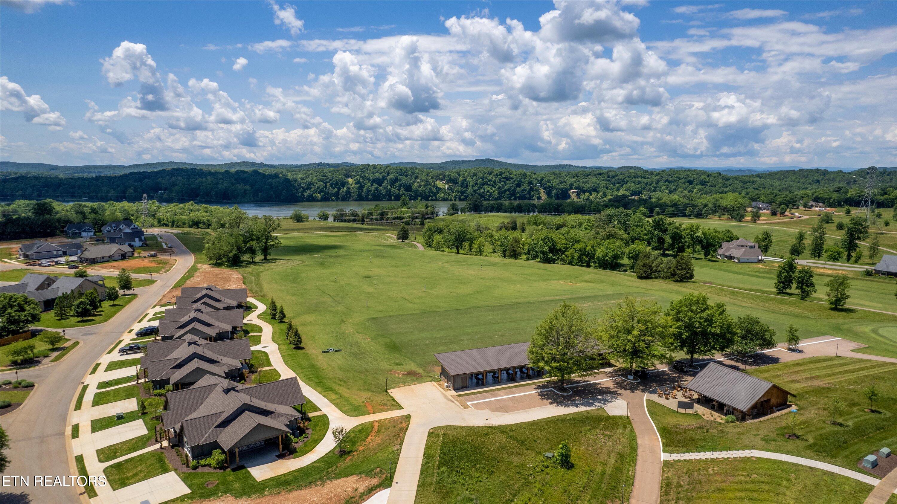 2532 Persimmon Loudon TN 37774
