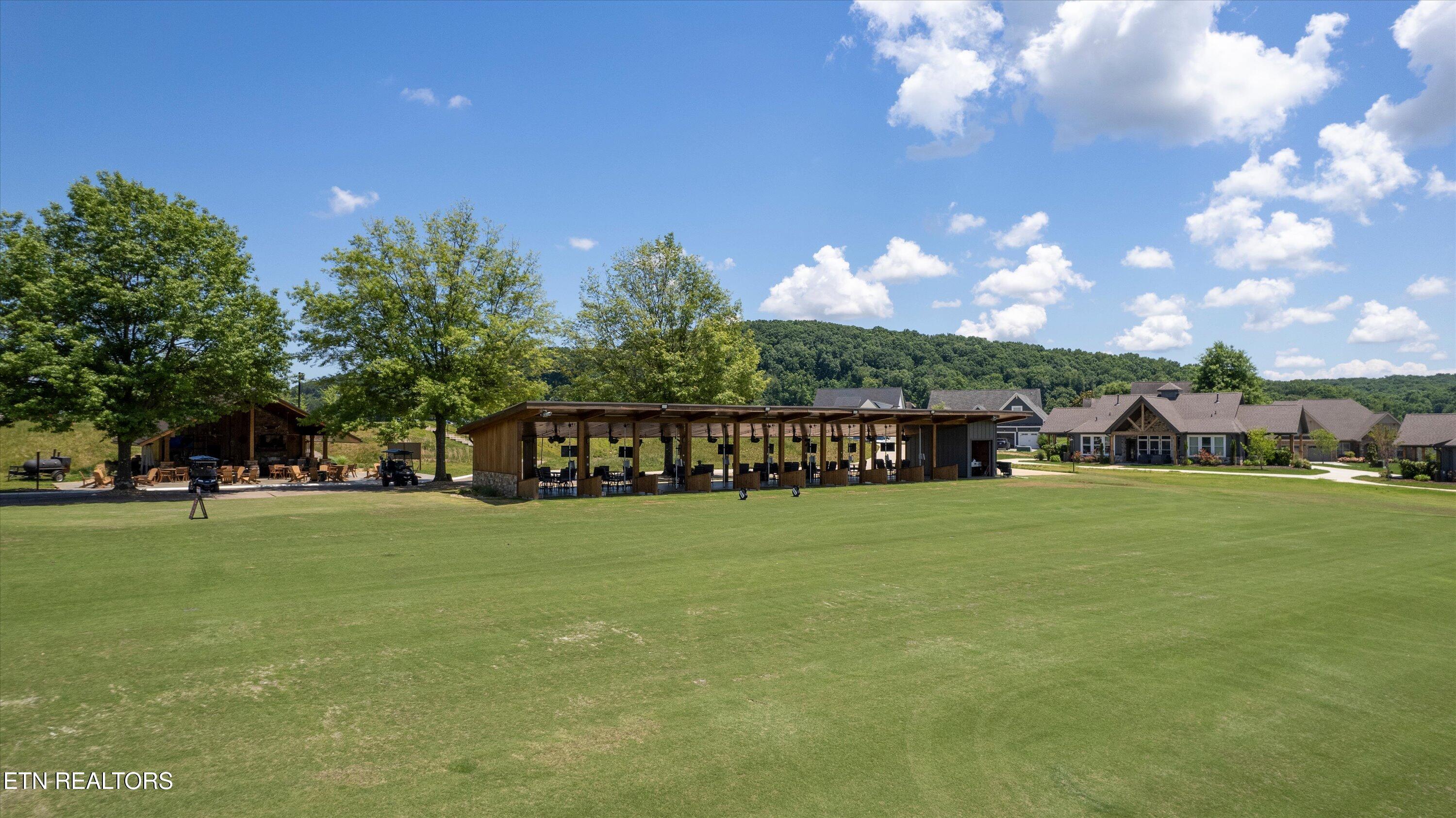 2532 Persimmon Loudon TN 37774