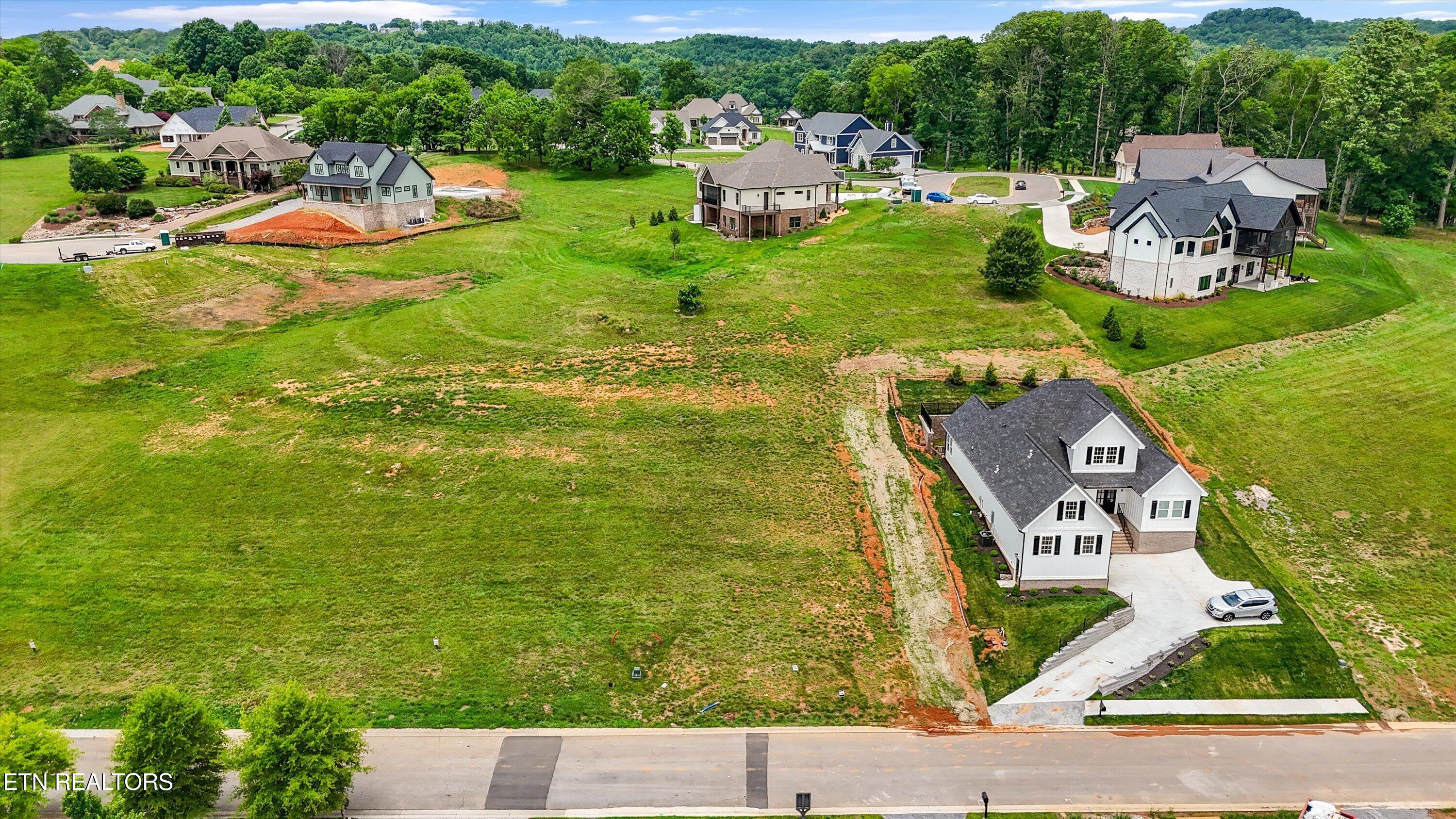 2532 Persimmon Loudon TN 37774