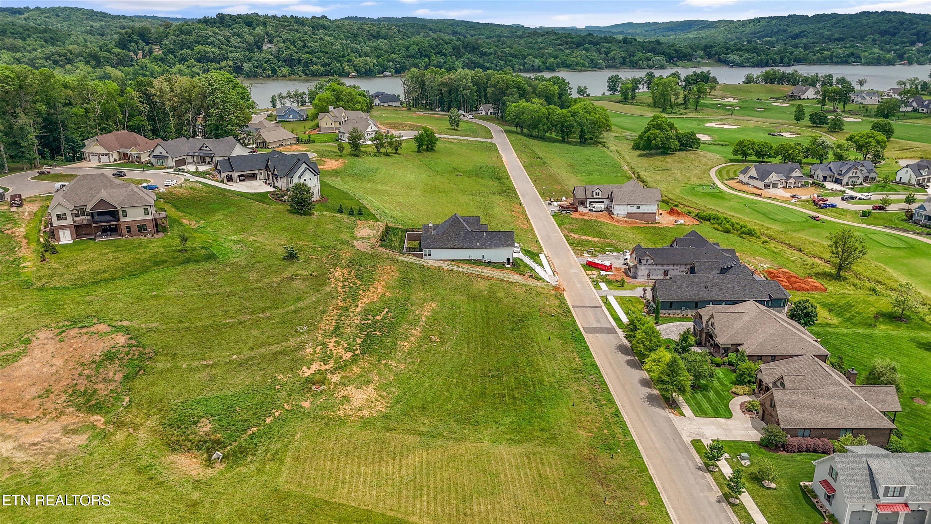2532 Persimmon Loudon TN 37774