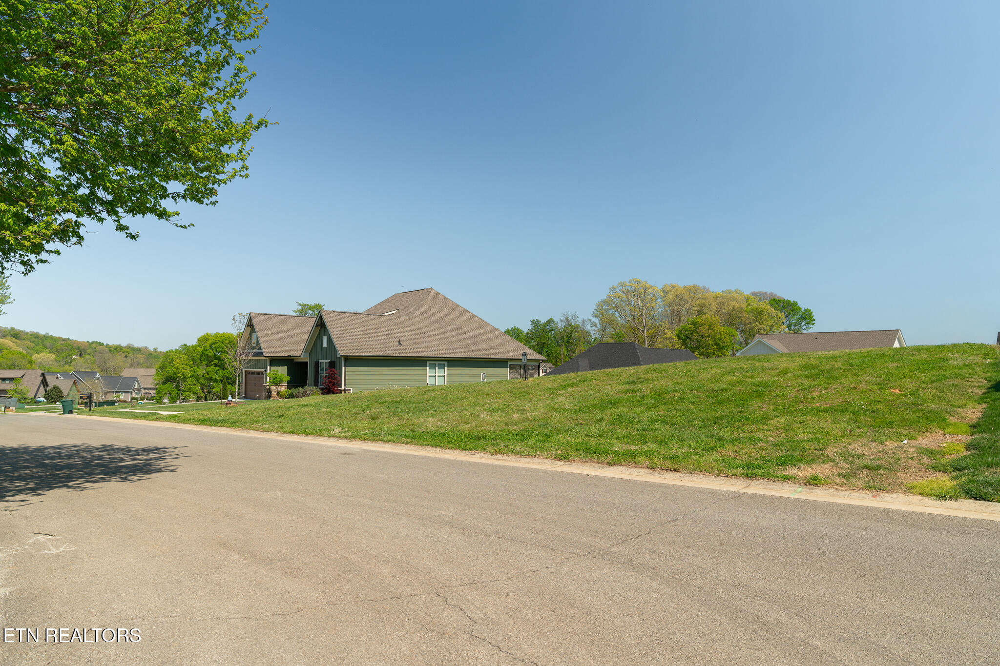 3574 Persimmon Loudon TN 37774