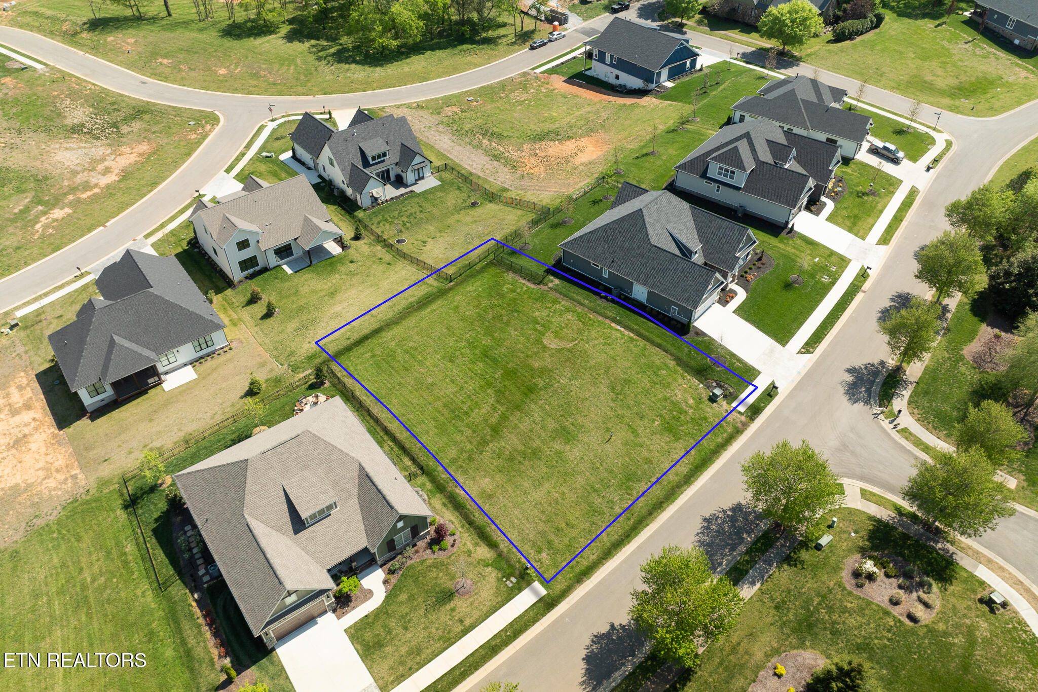 3574 Persimmon Loudon TN 37774